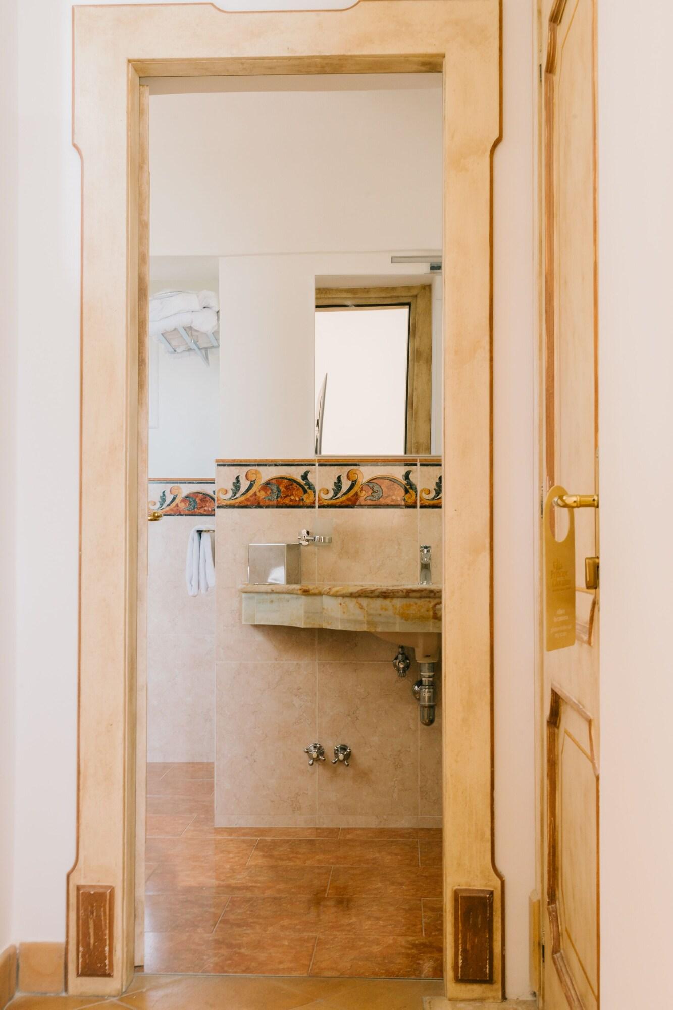 Double or Twin Deluxe King Bed