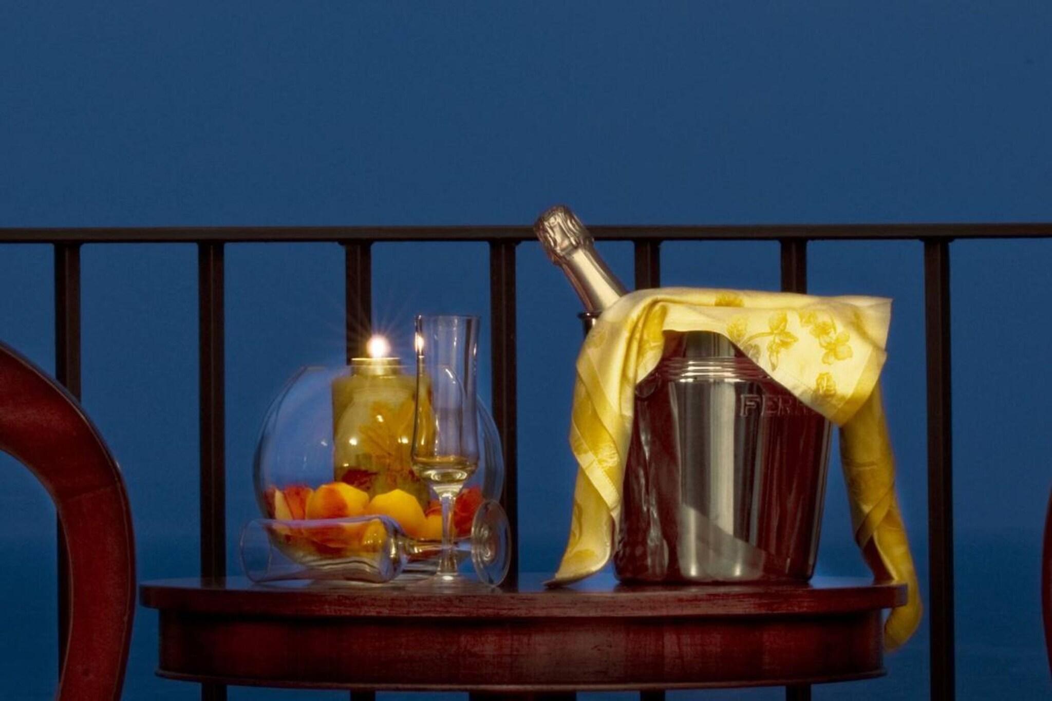 Double or Twin Deluxe King Bed