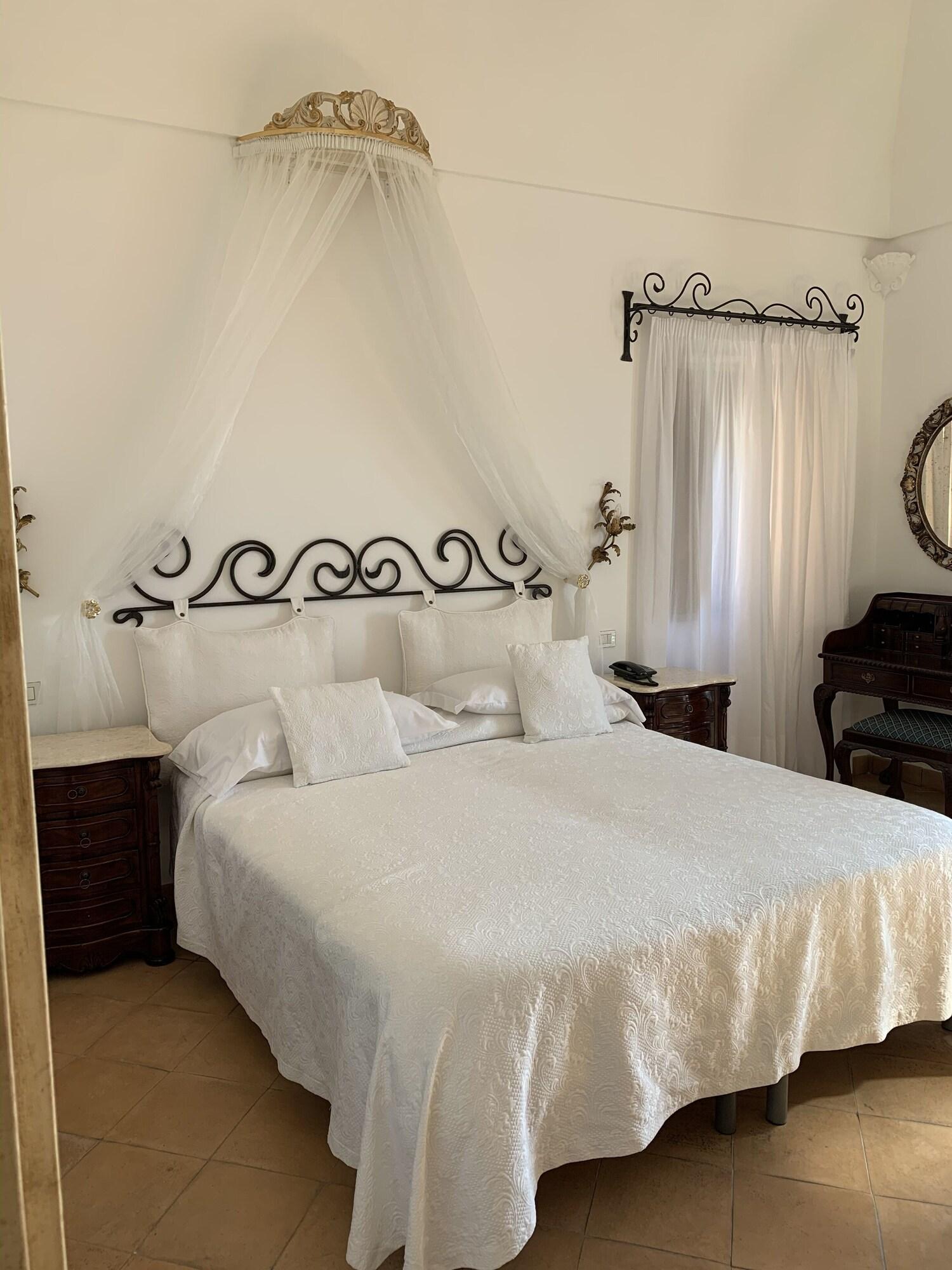 Double or Twin Deluxe King Bed