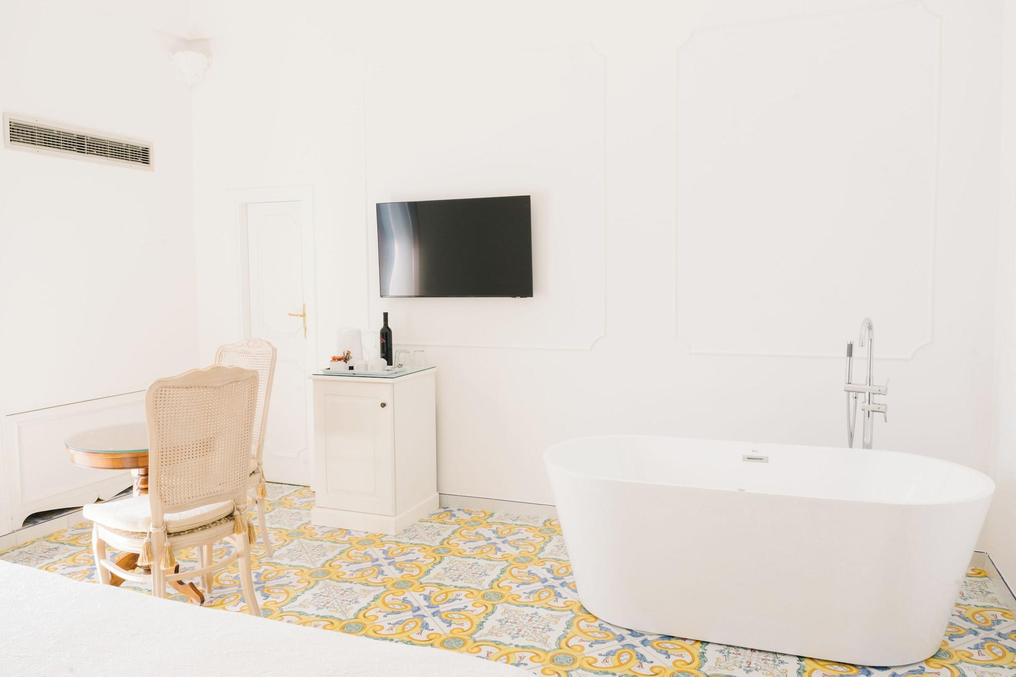 Triple Deluxe Two Beds