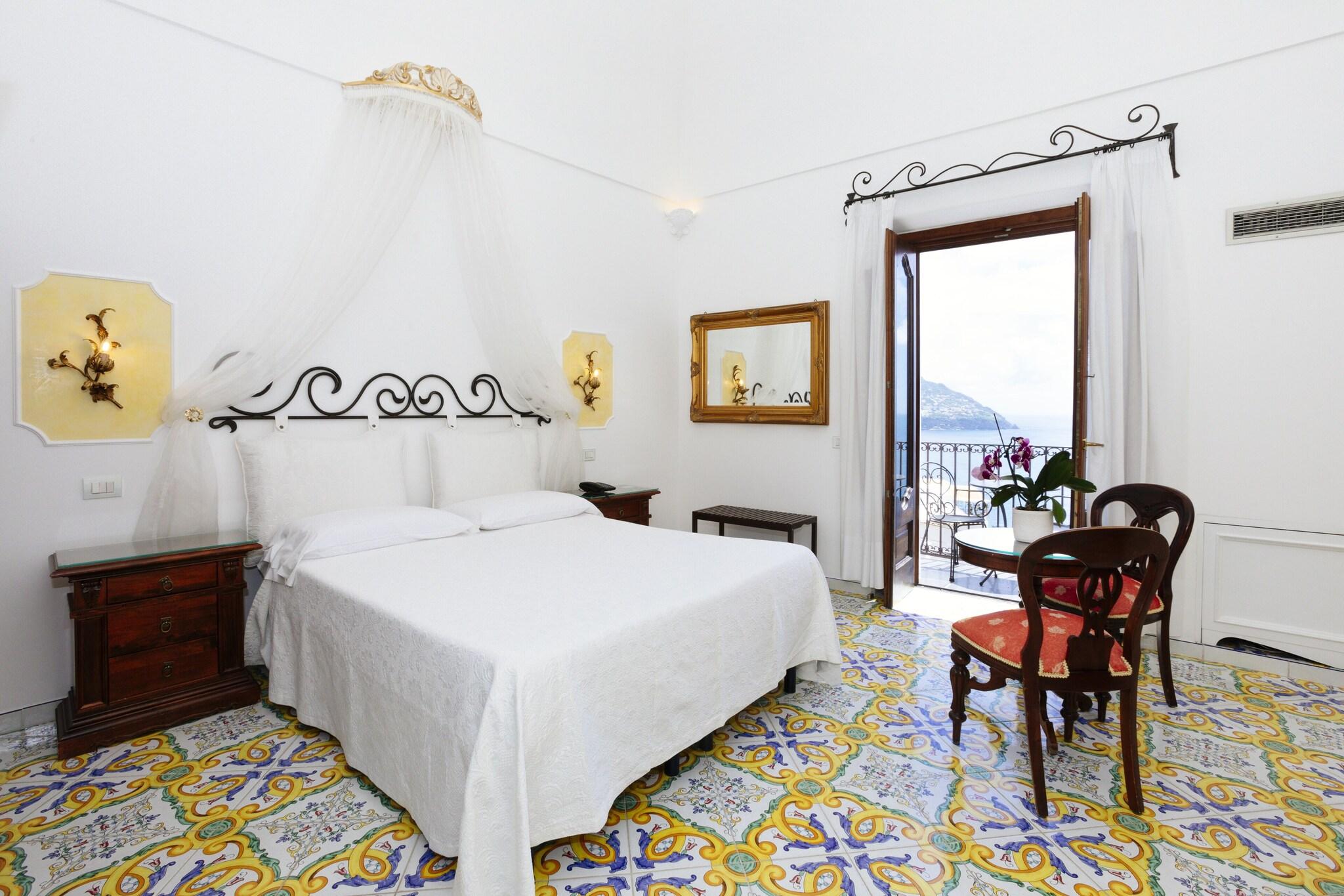 Triple Deluxe Two Beds