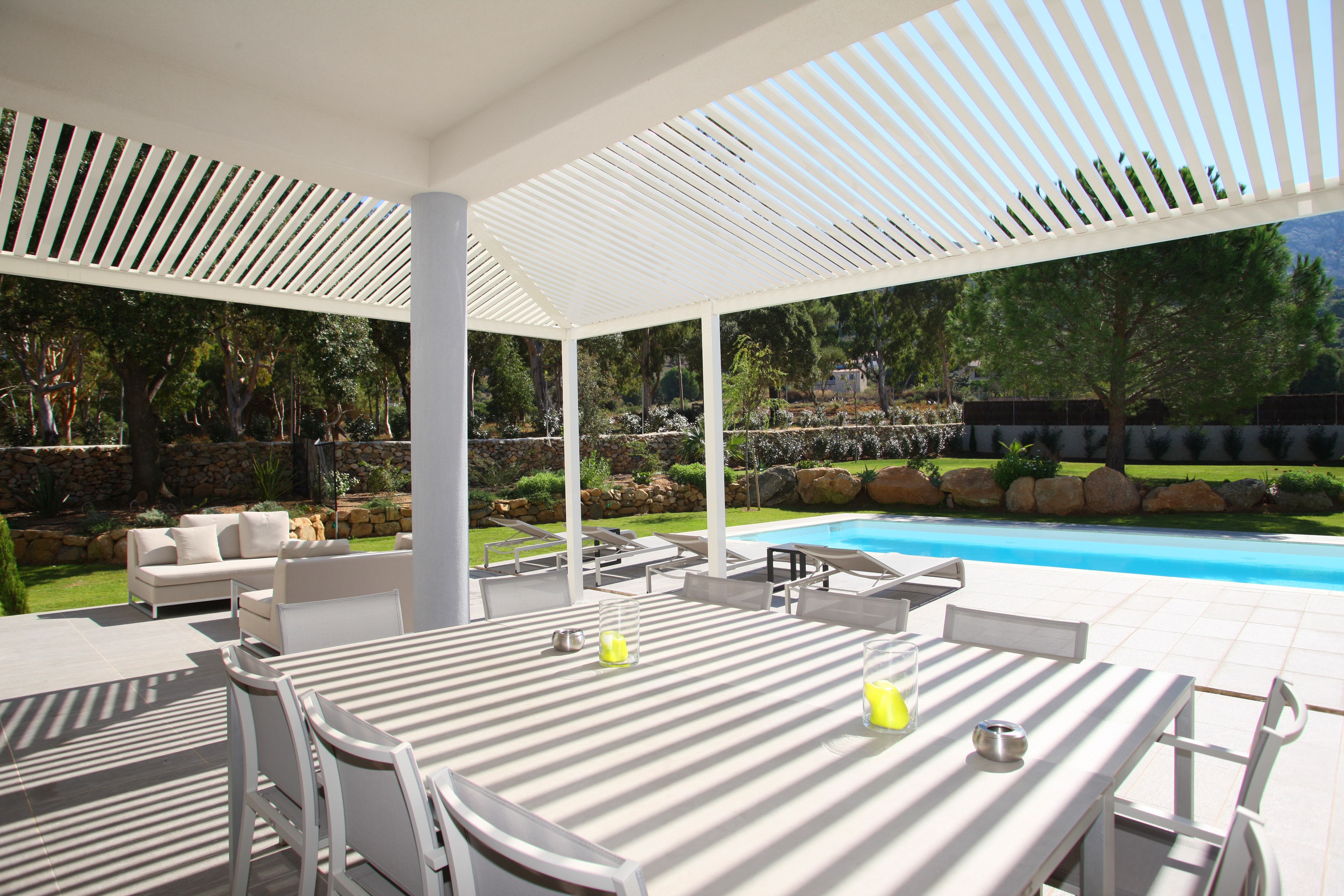 Villa Six Bedrooms with More Than Three Bathrooms