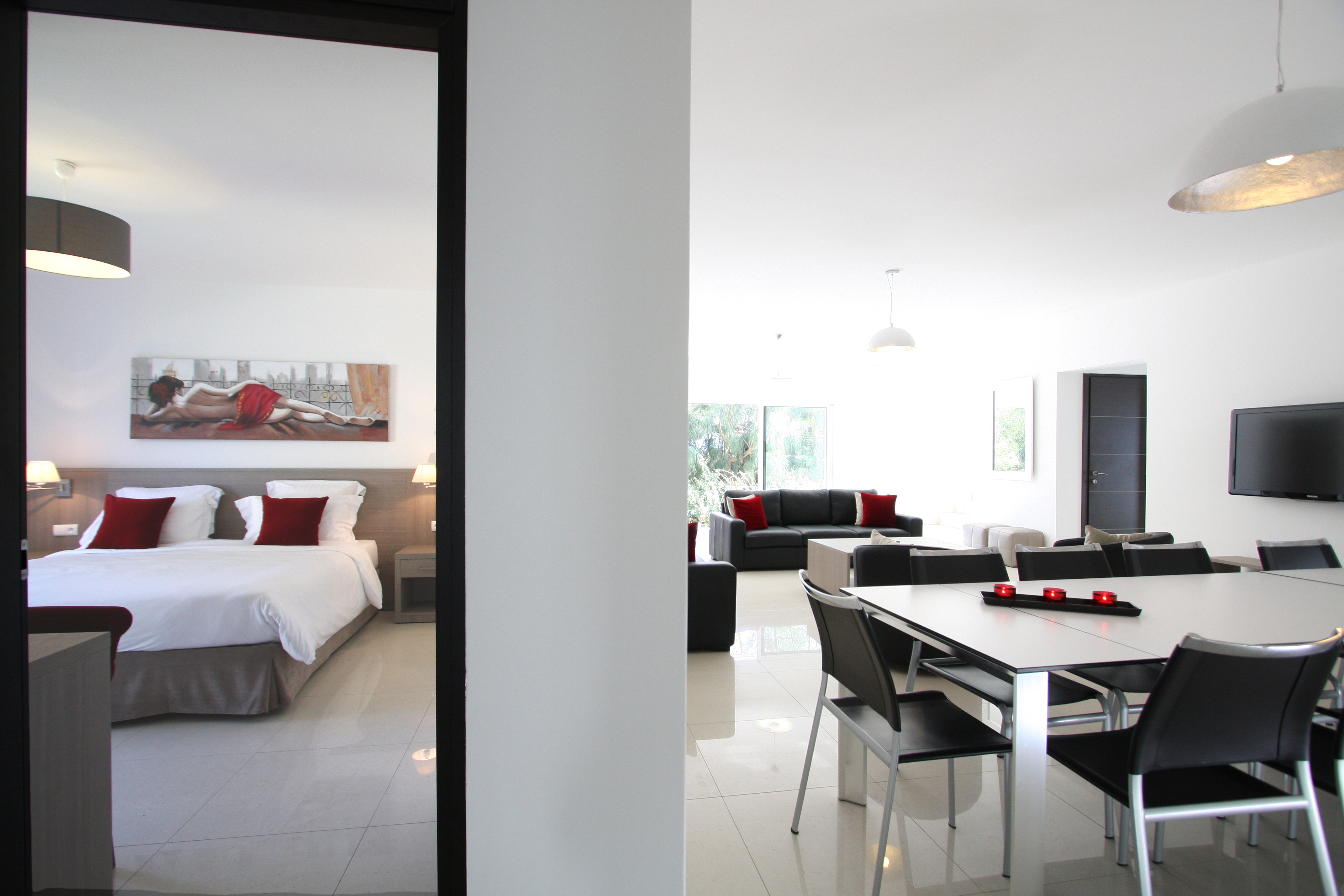 Villa Six Bedrooms with More Than Three Bathrooms