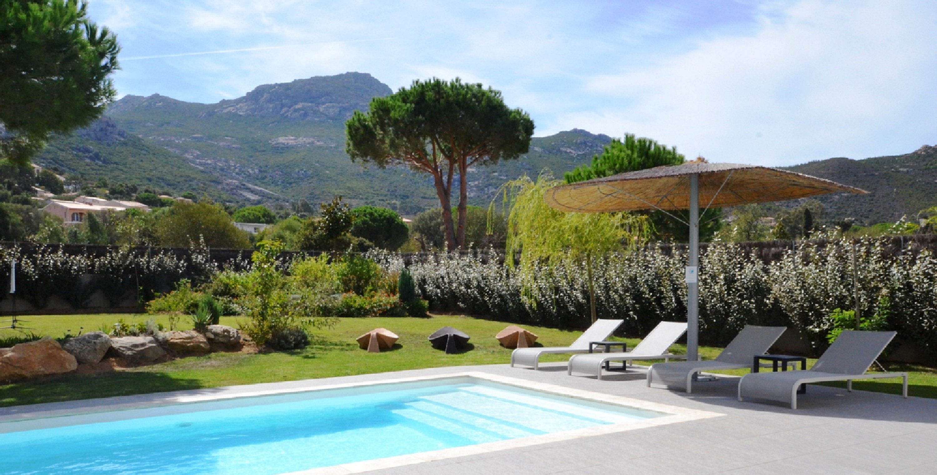 Villa Six Bedrooms with Private Pool