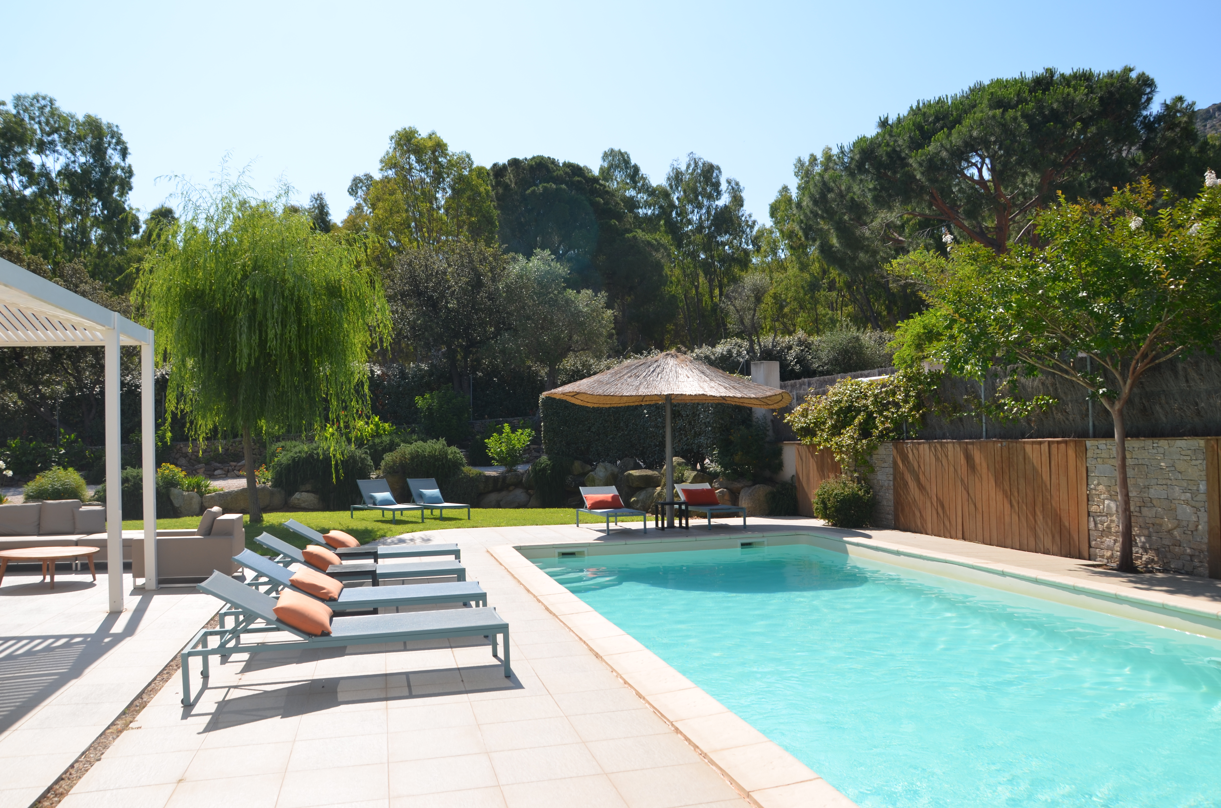 Villa Six Bedrooms with Private Pool