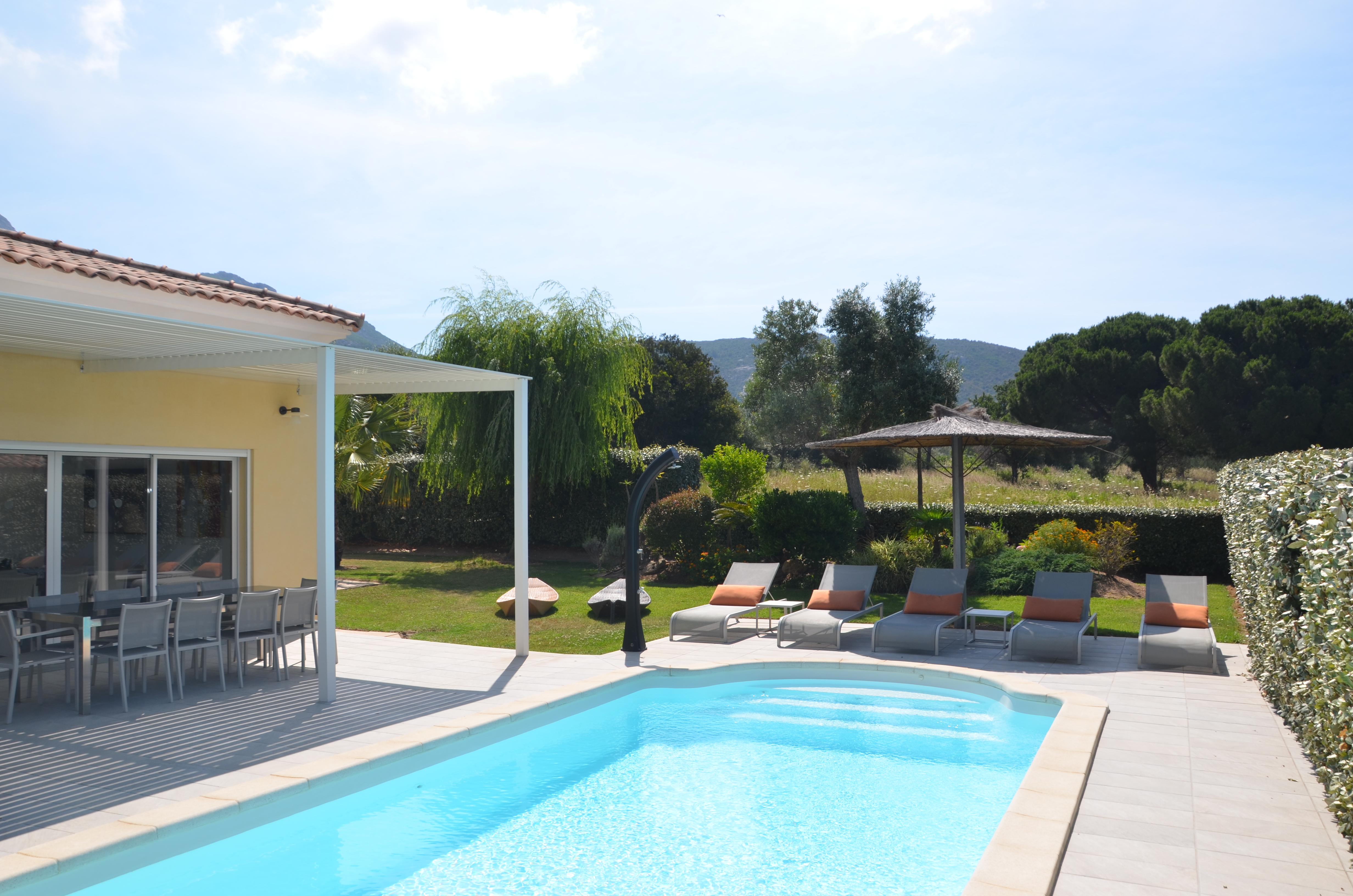 Villa Three Bedrooms with Air Conditioning