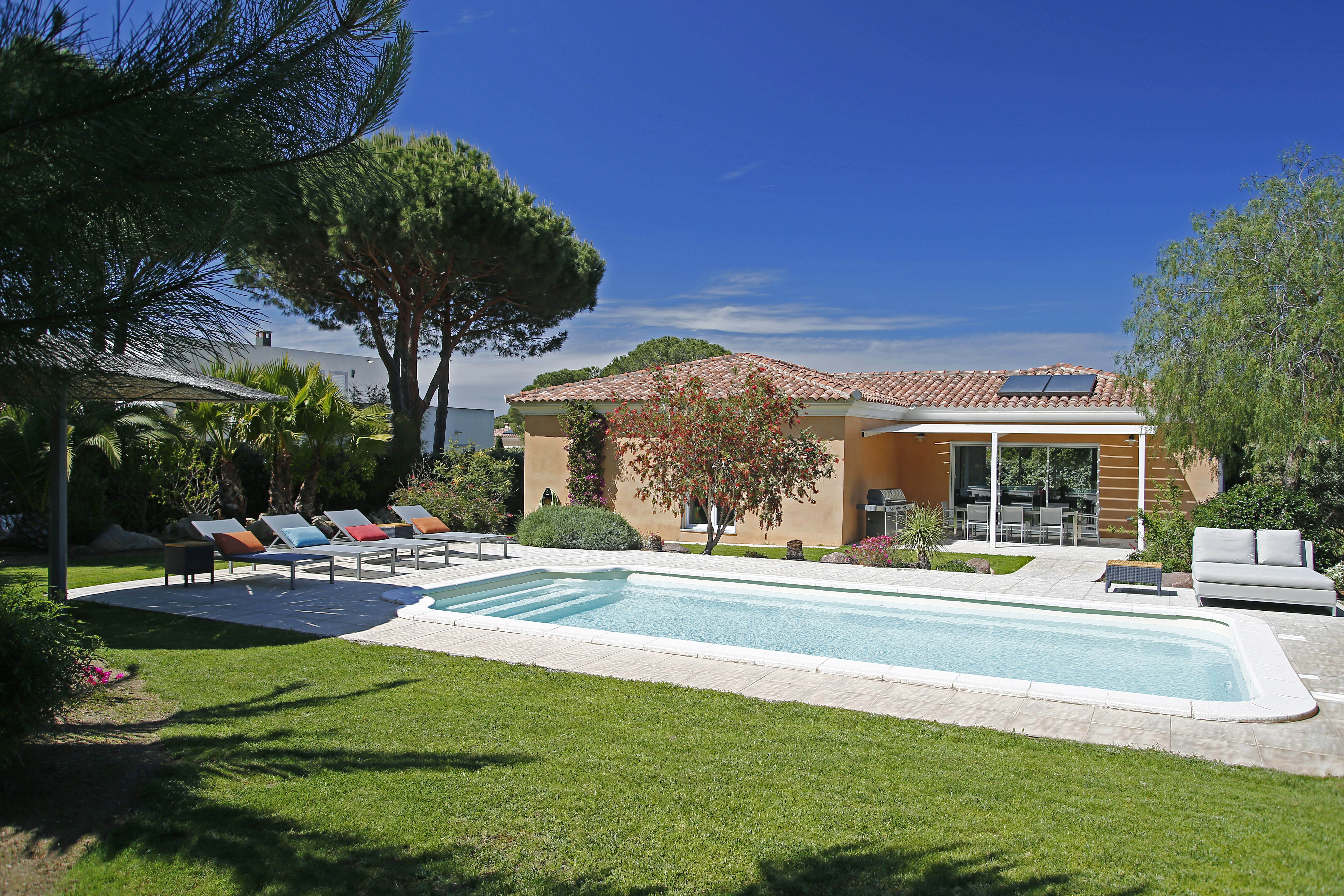 Villa Two Bedrooms Two Bathrooms