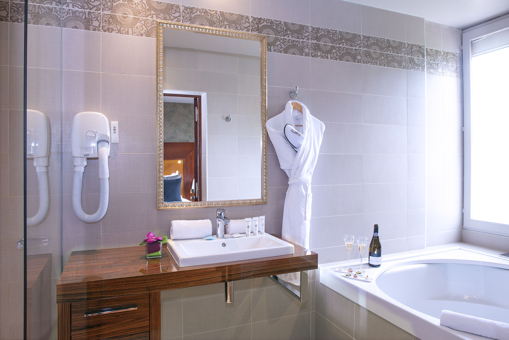 Double Deluxe Lake View