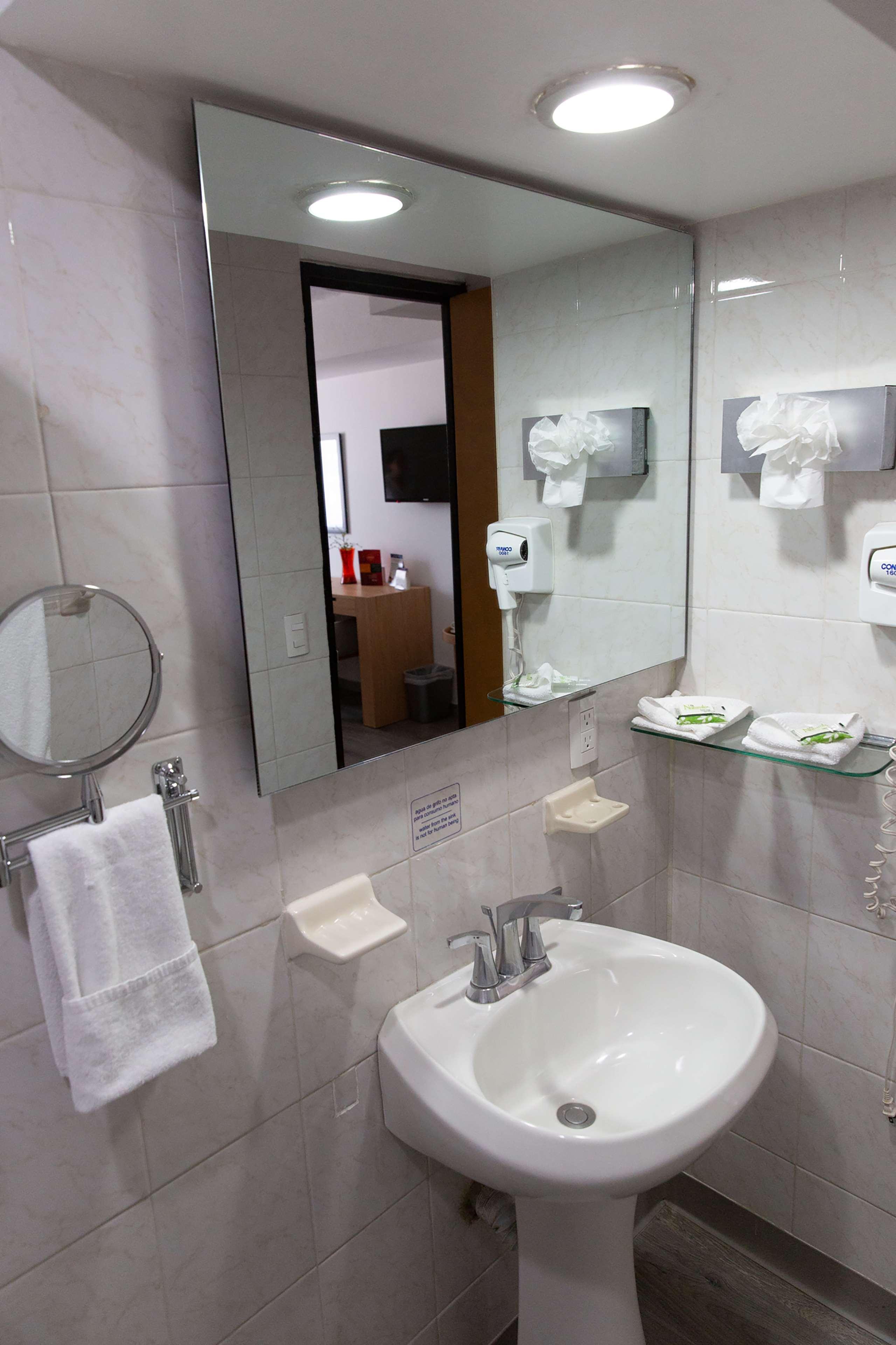 Quadruple Non Smoking