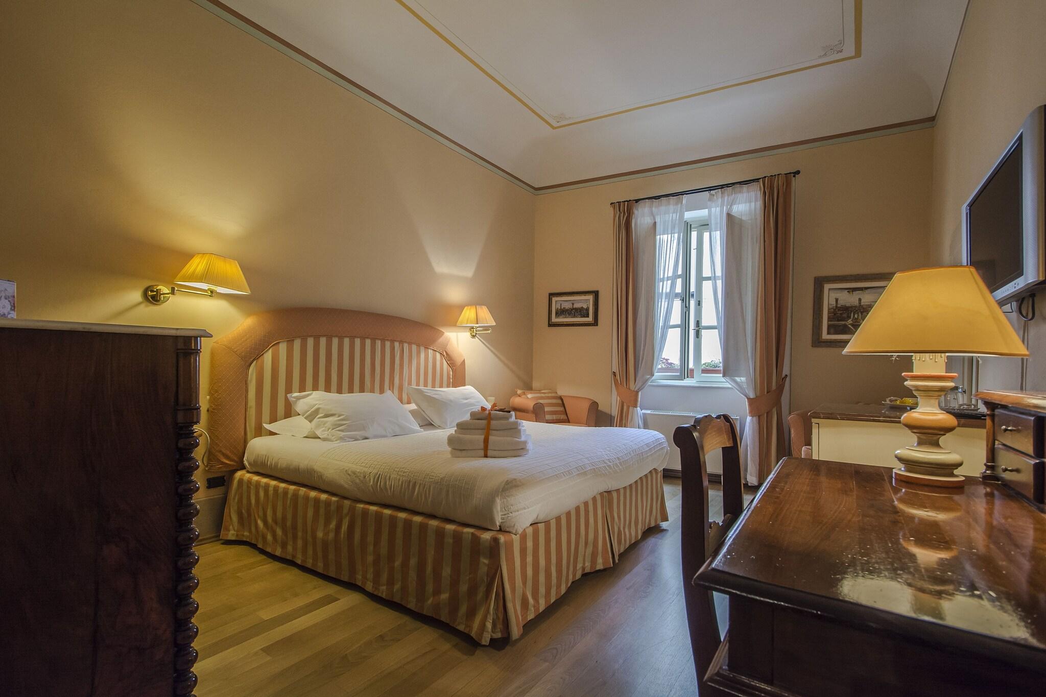 Double or Twin Classic Double Bed