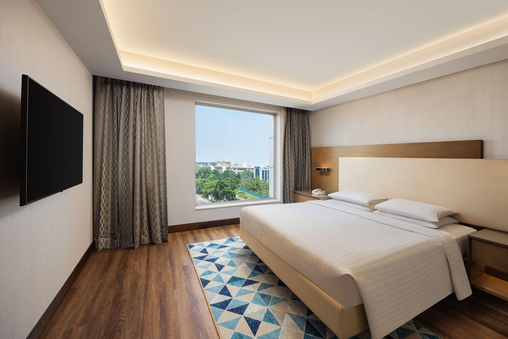 Suite City View King Bed