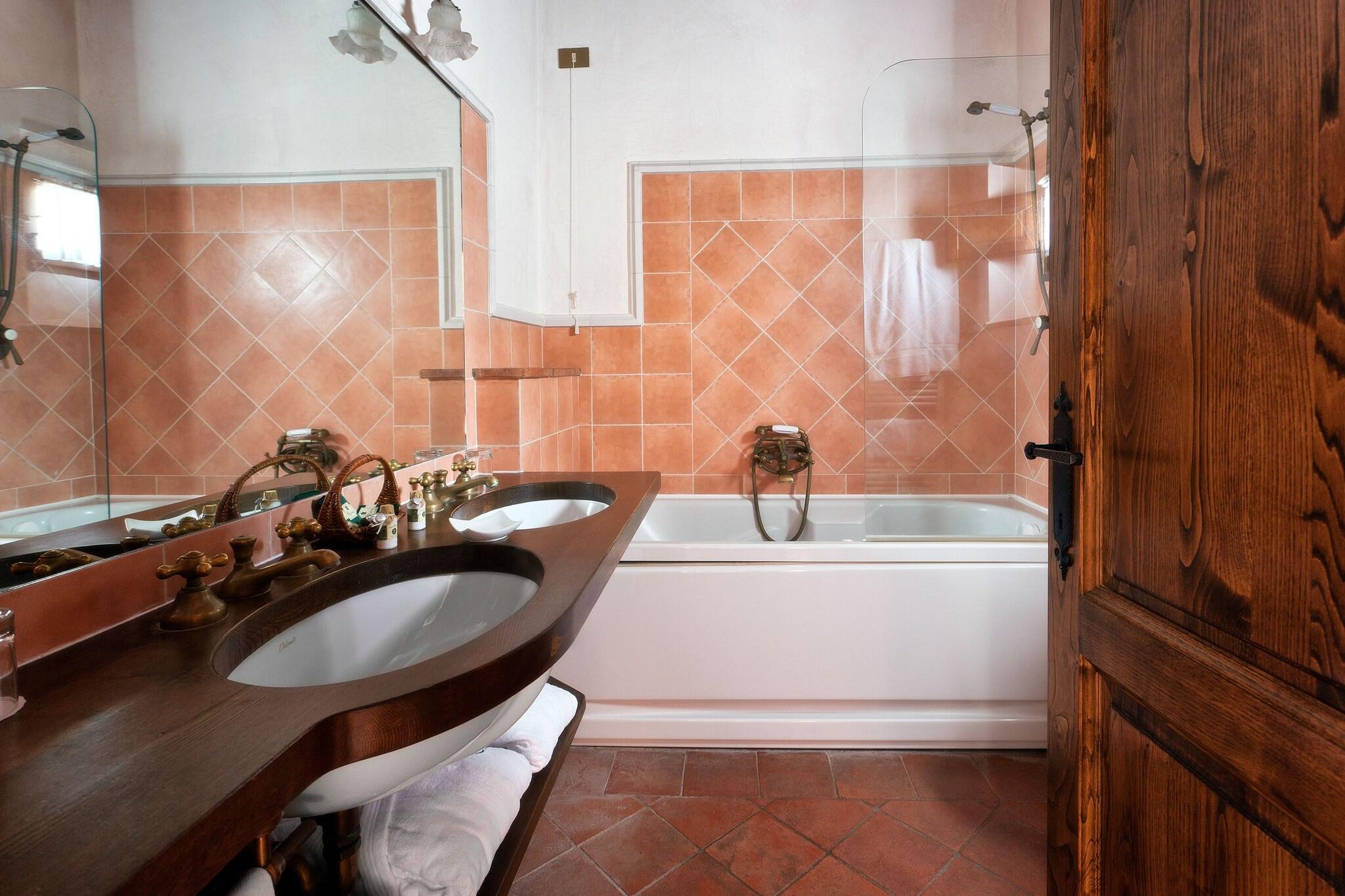 Suite Queen Size Bed