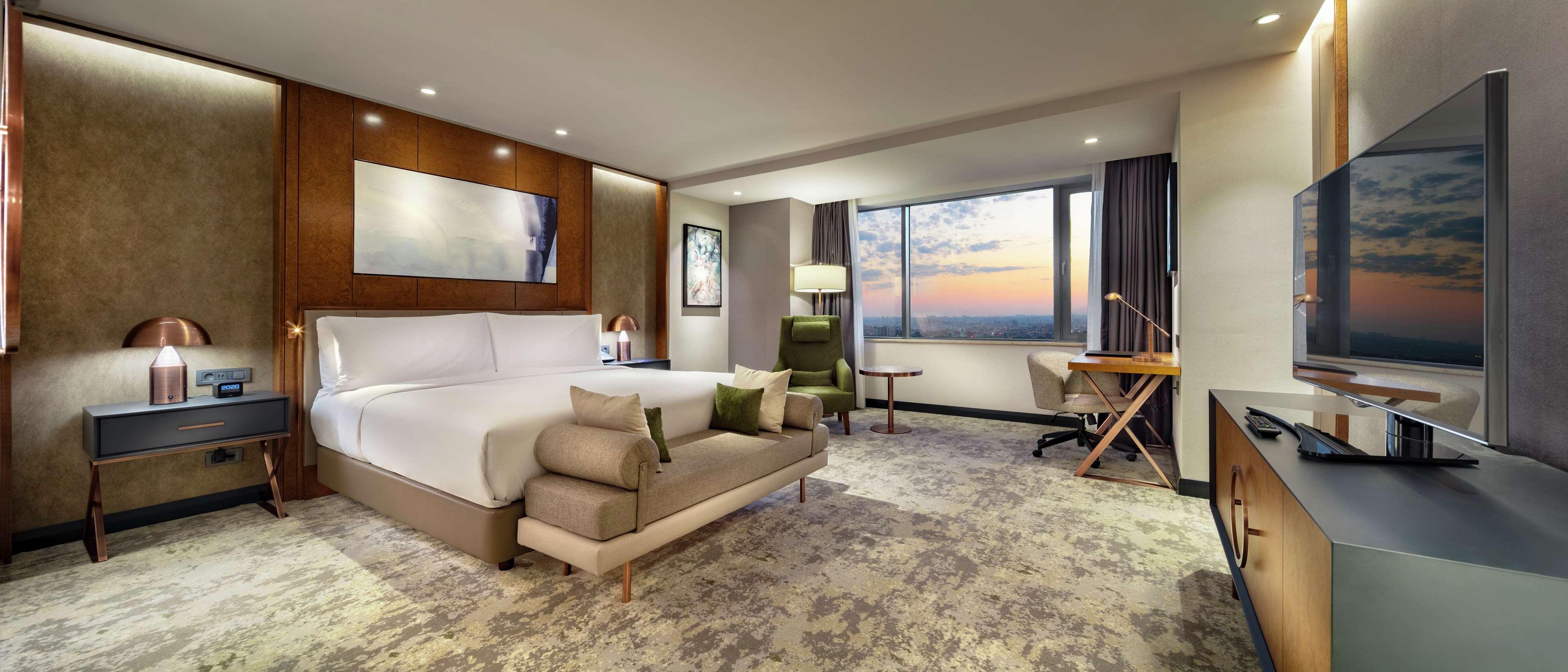 Double Guest Room King Bed