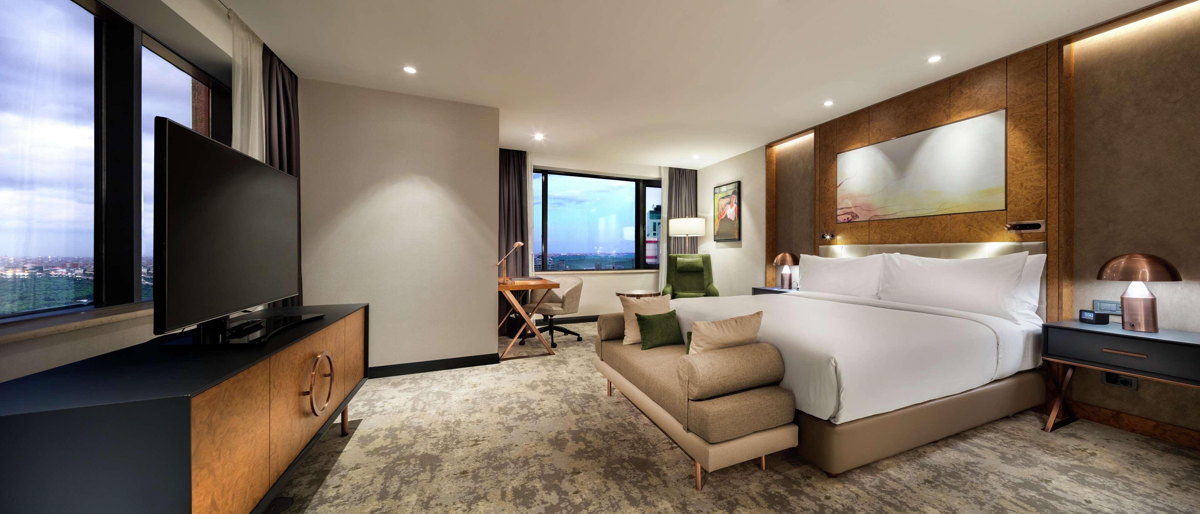 Double Executive King Bed