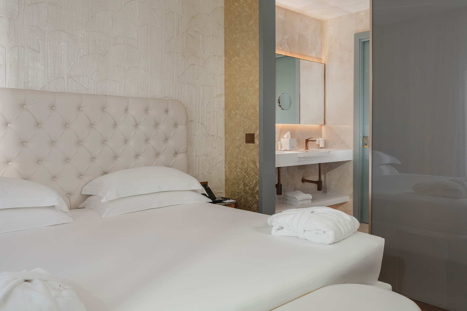 Double Deluxe Side Sea View