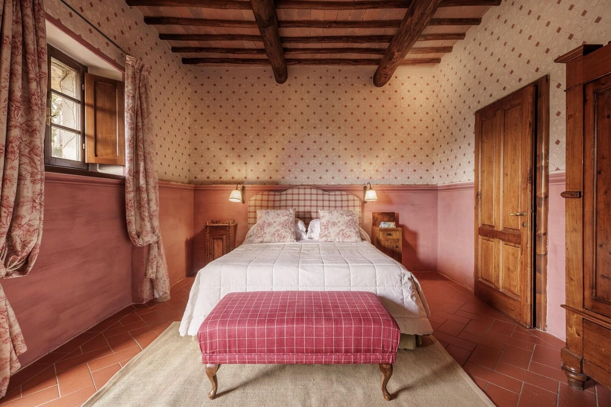 Double Superior Queen Bed