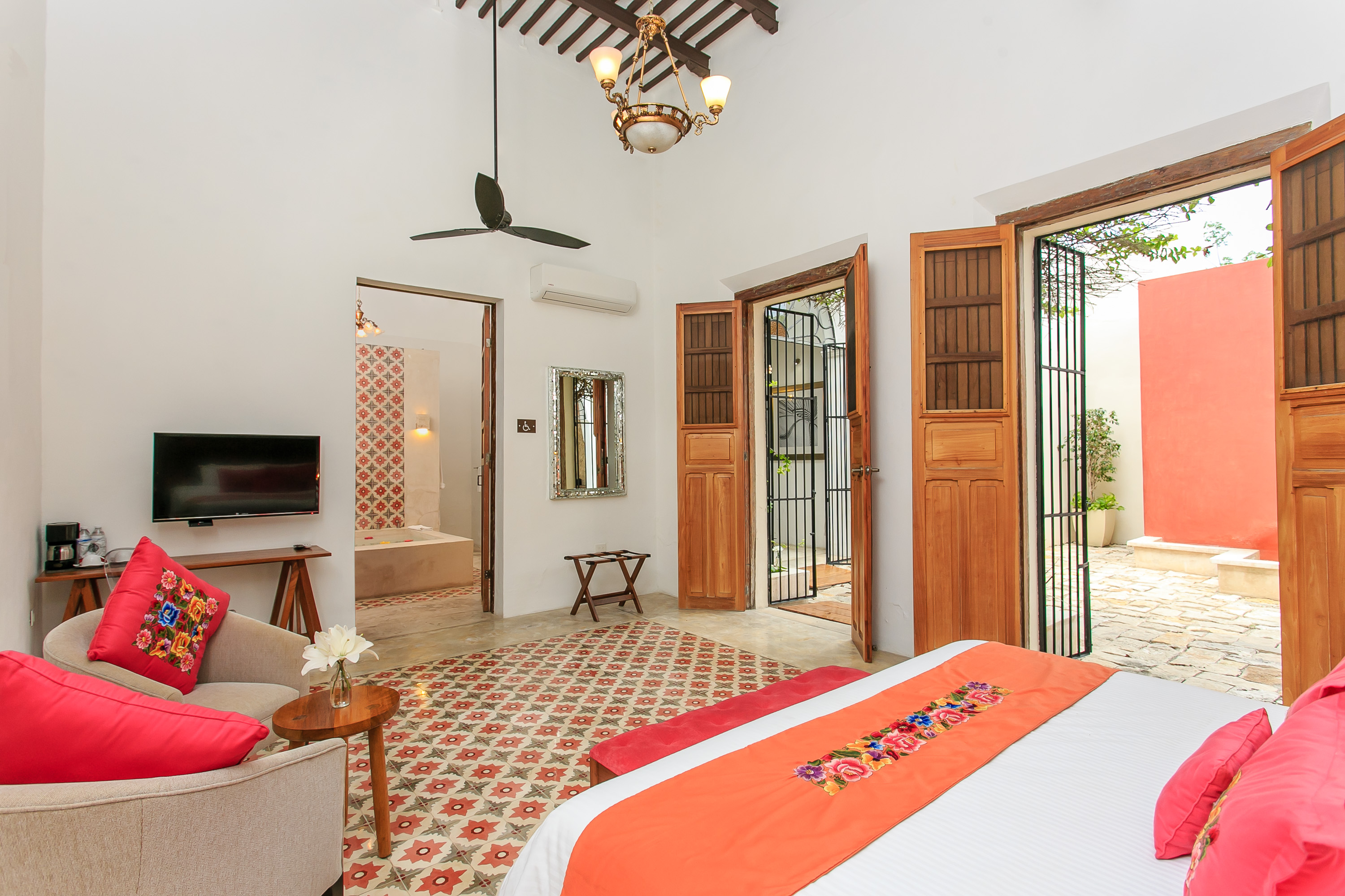 Single Garden View King Bed