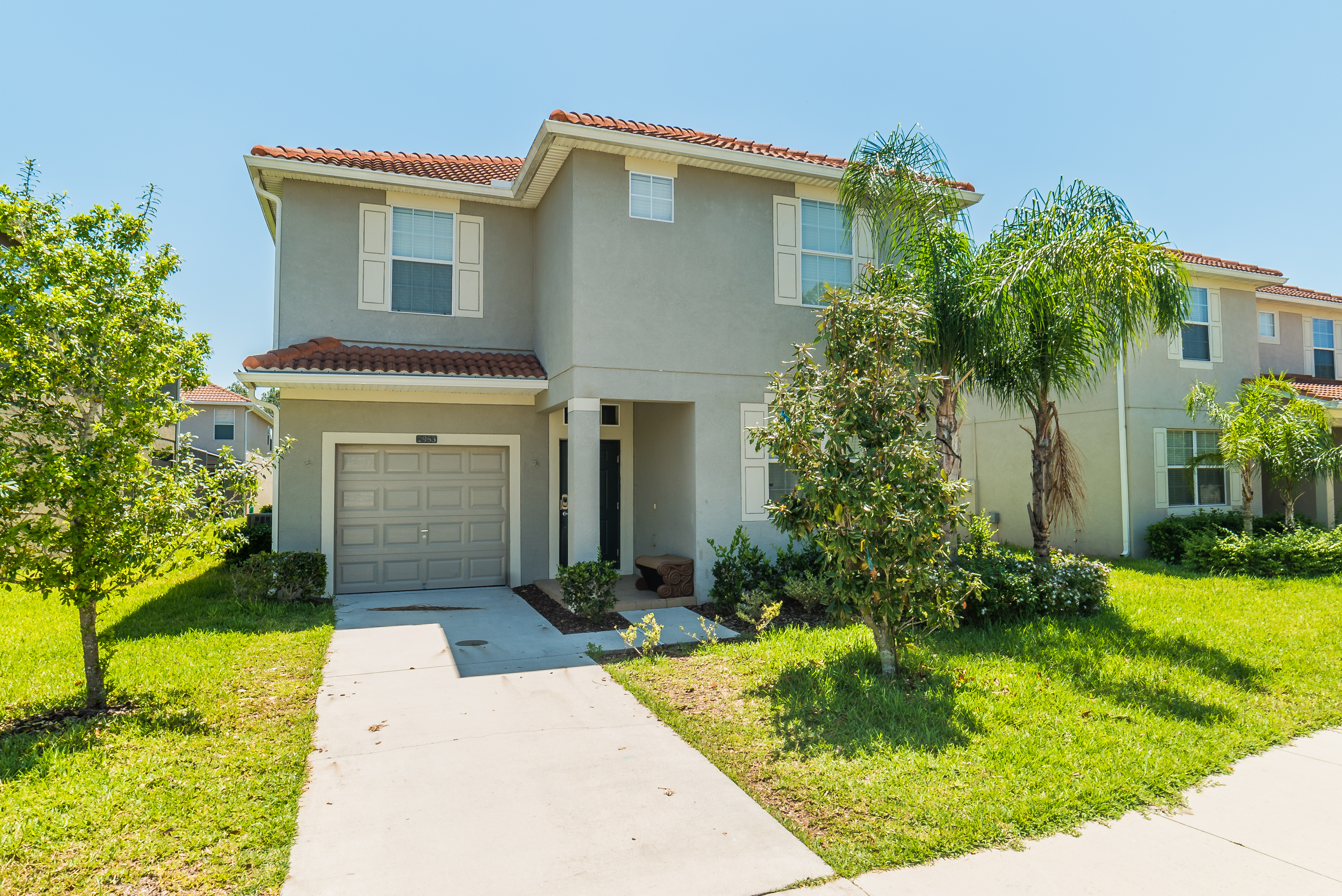 Home Six Bedrooms with Private Pool