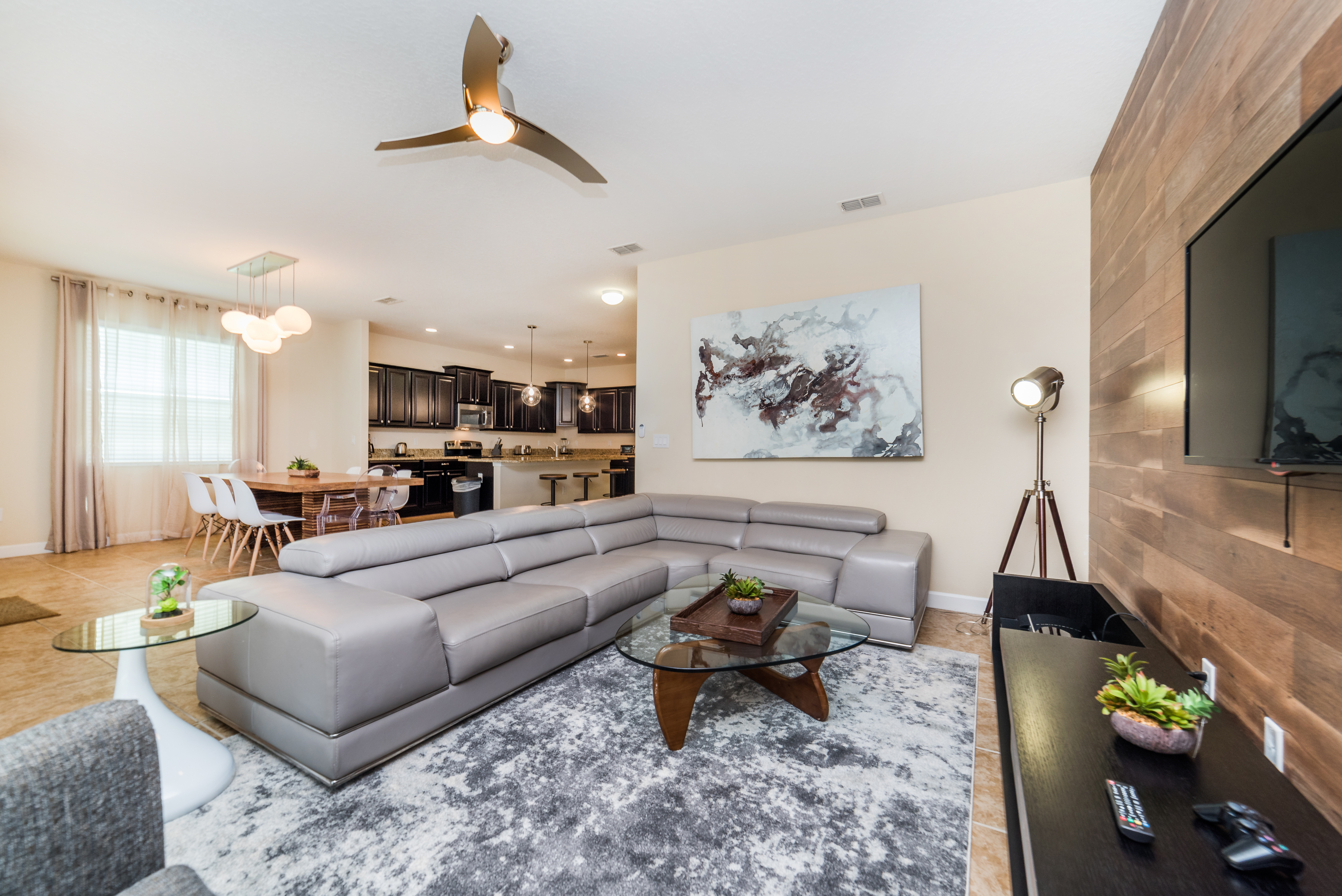 Home Six Bedrooms with Private Pool