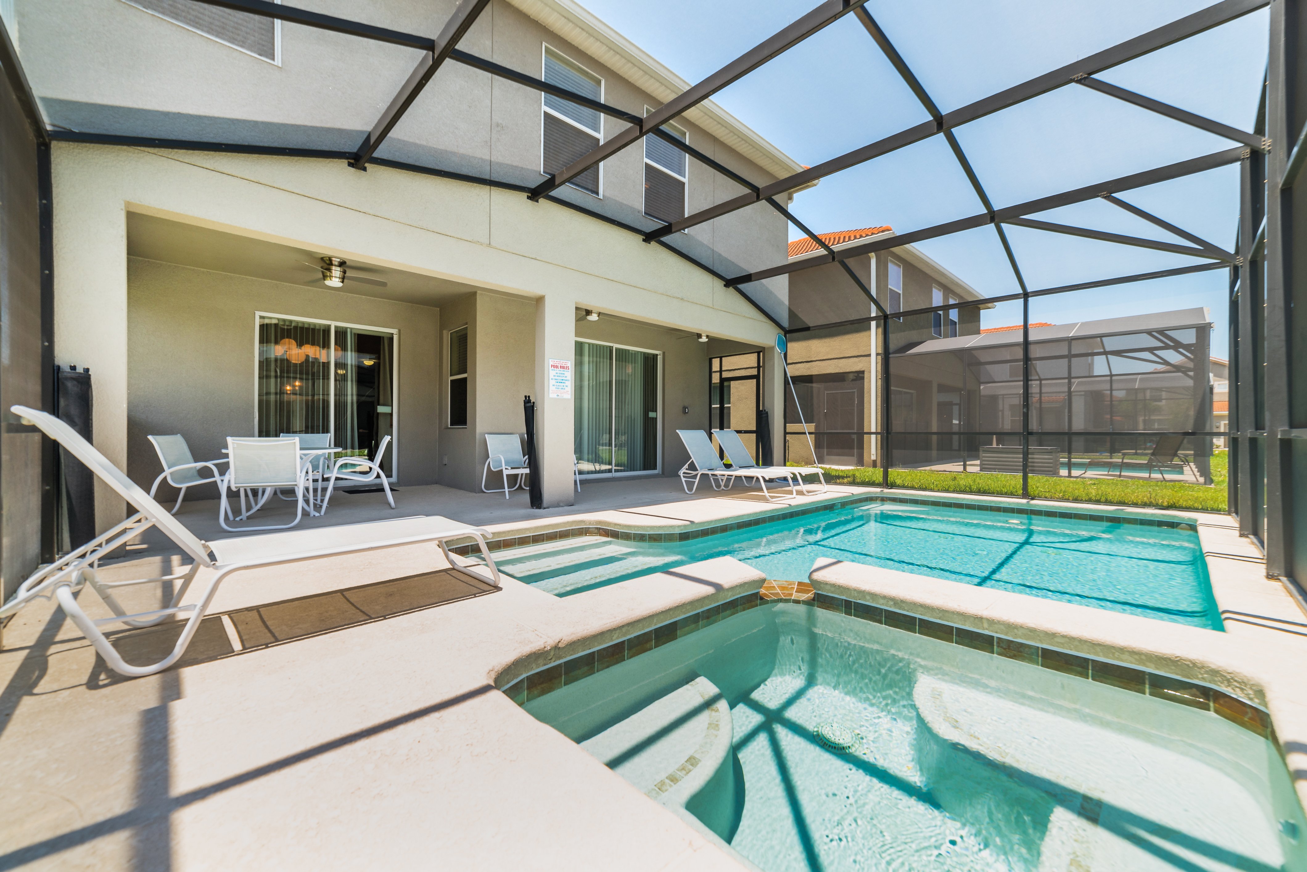 Home Six Bedrooms with Private Pool