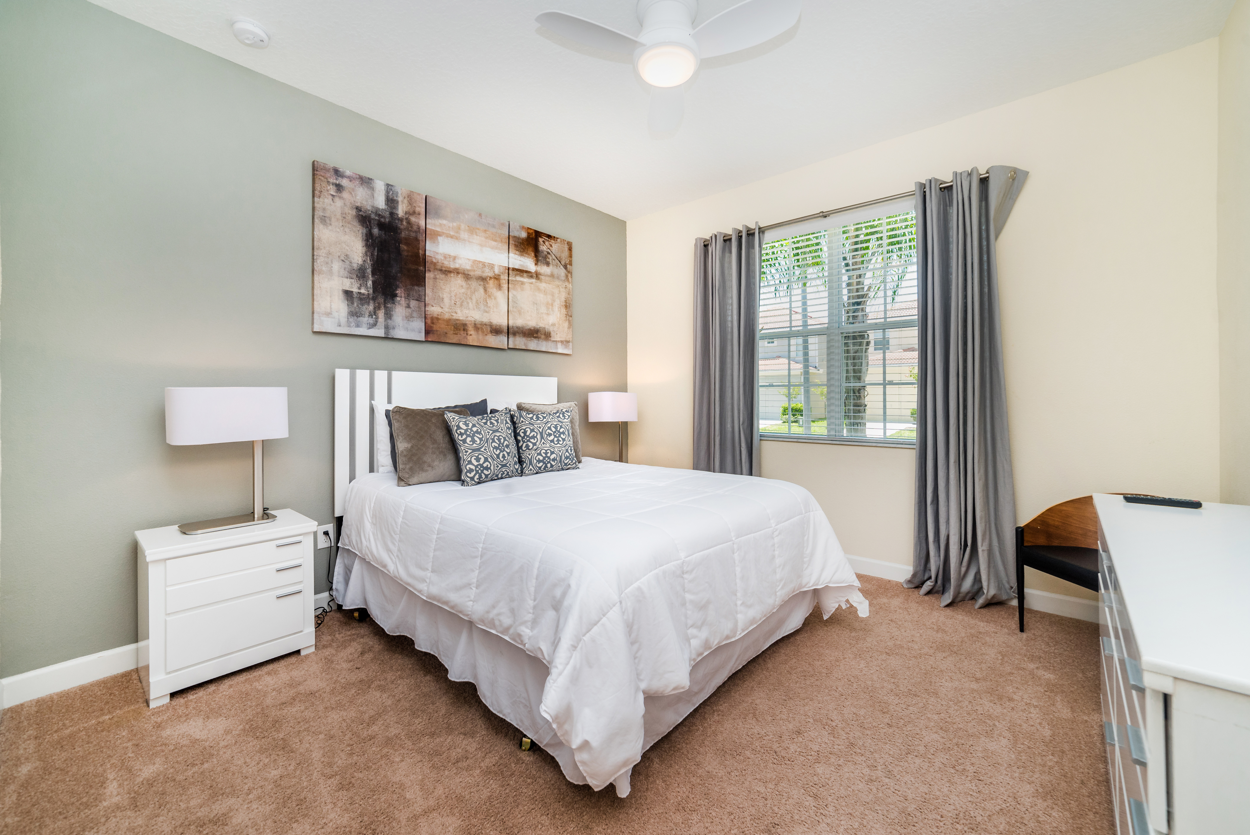 Home Six Bedrooms with Private Pool