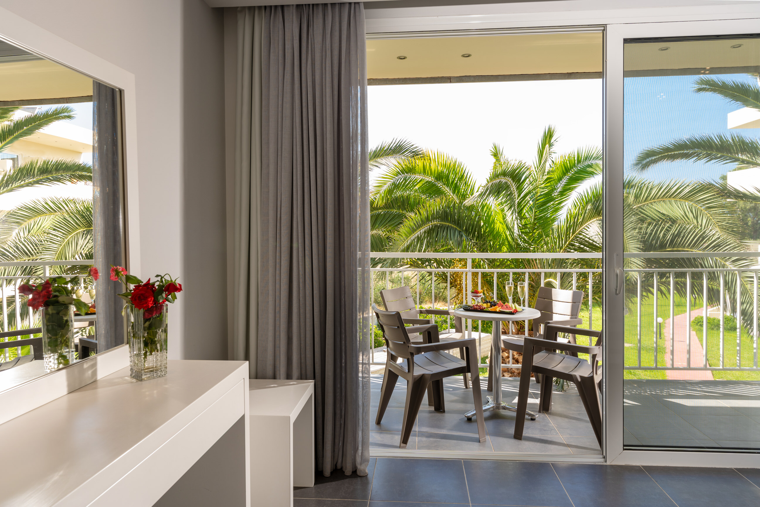 Bungalow Garden View