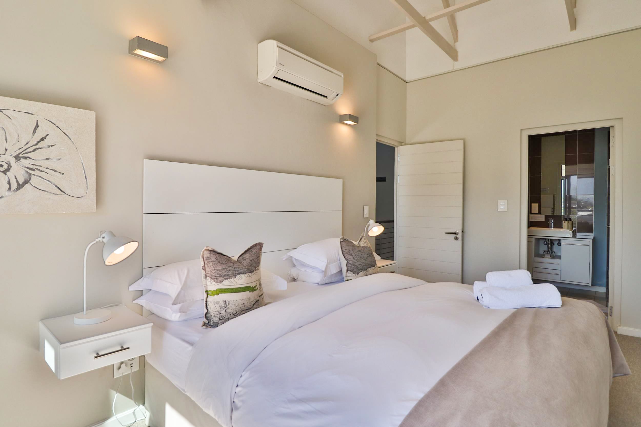 Apartment Capacity 6 Three Bedroom