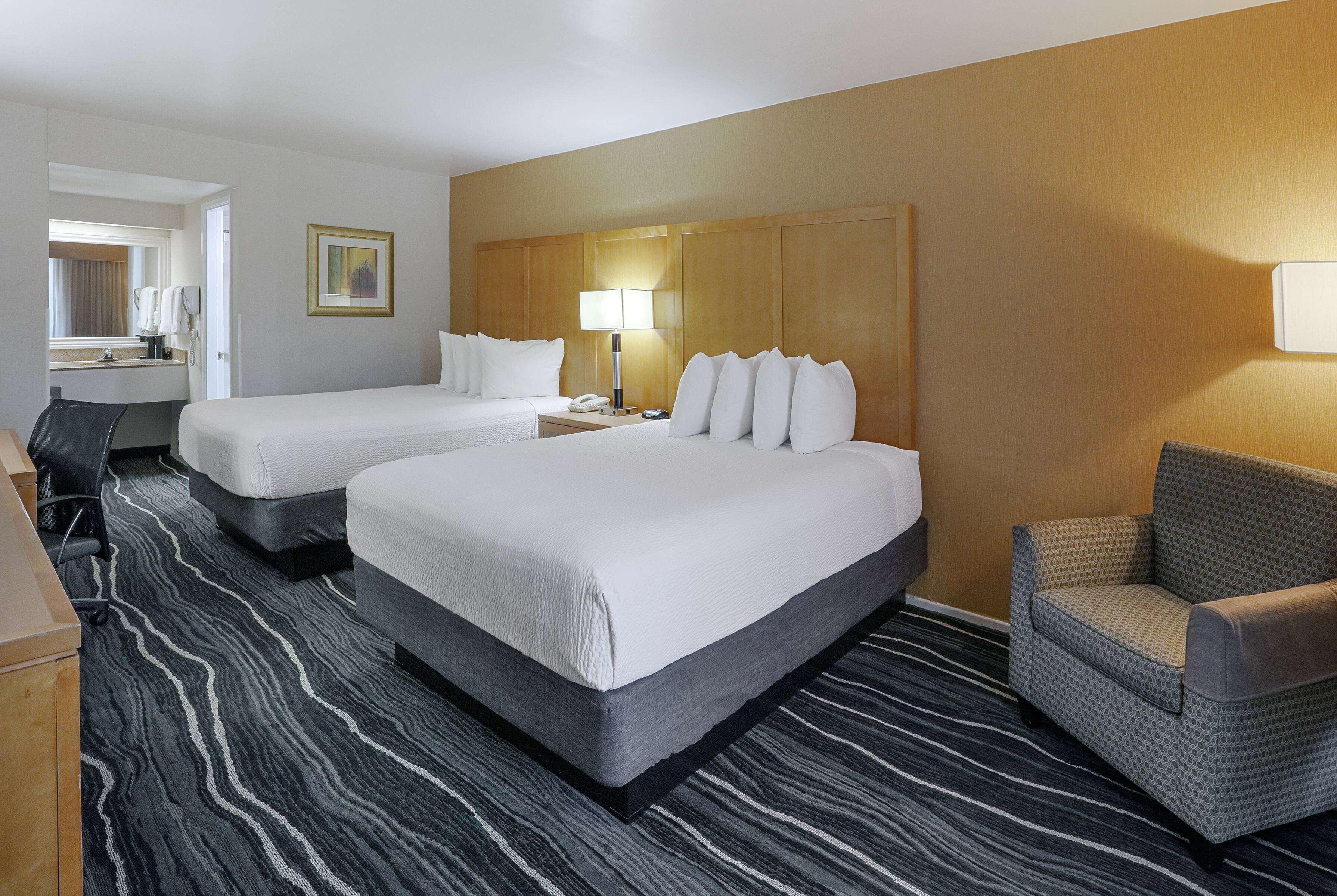 Double Two Queen Beds Non Smoking