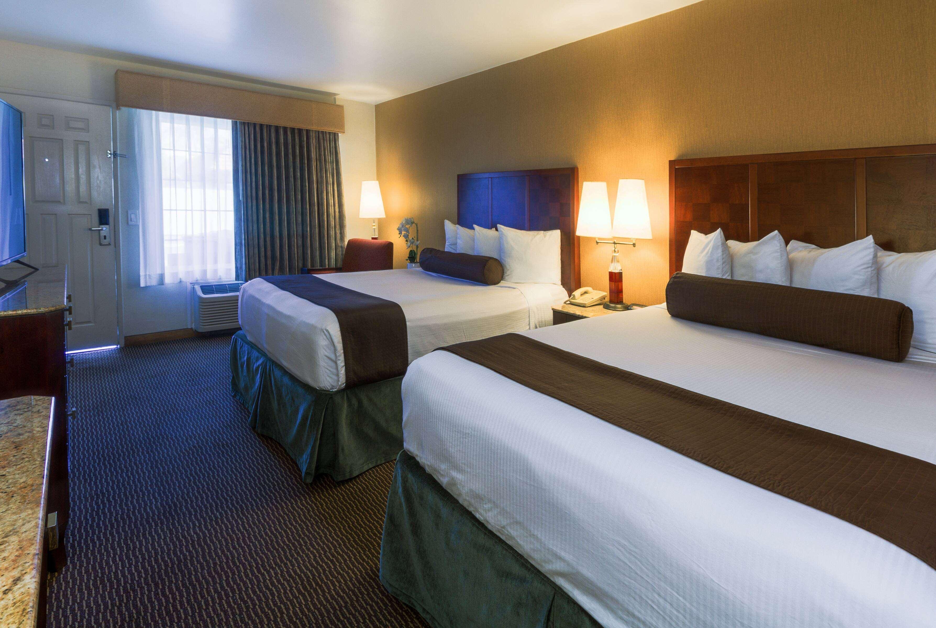 Double Two Queen Beds Non Smoking