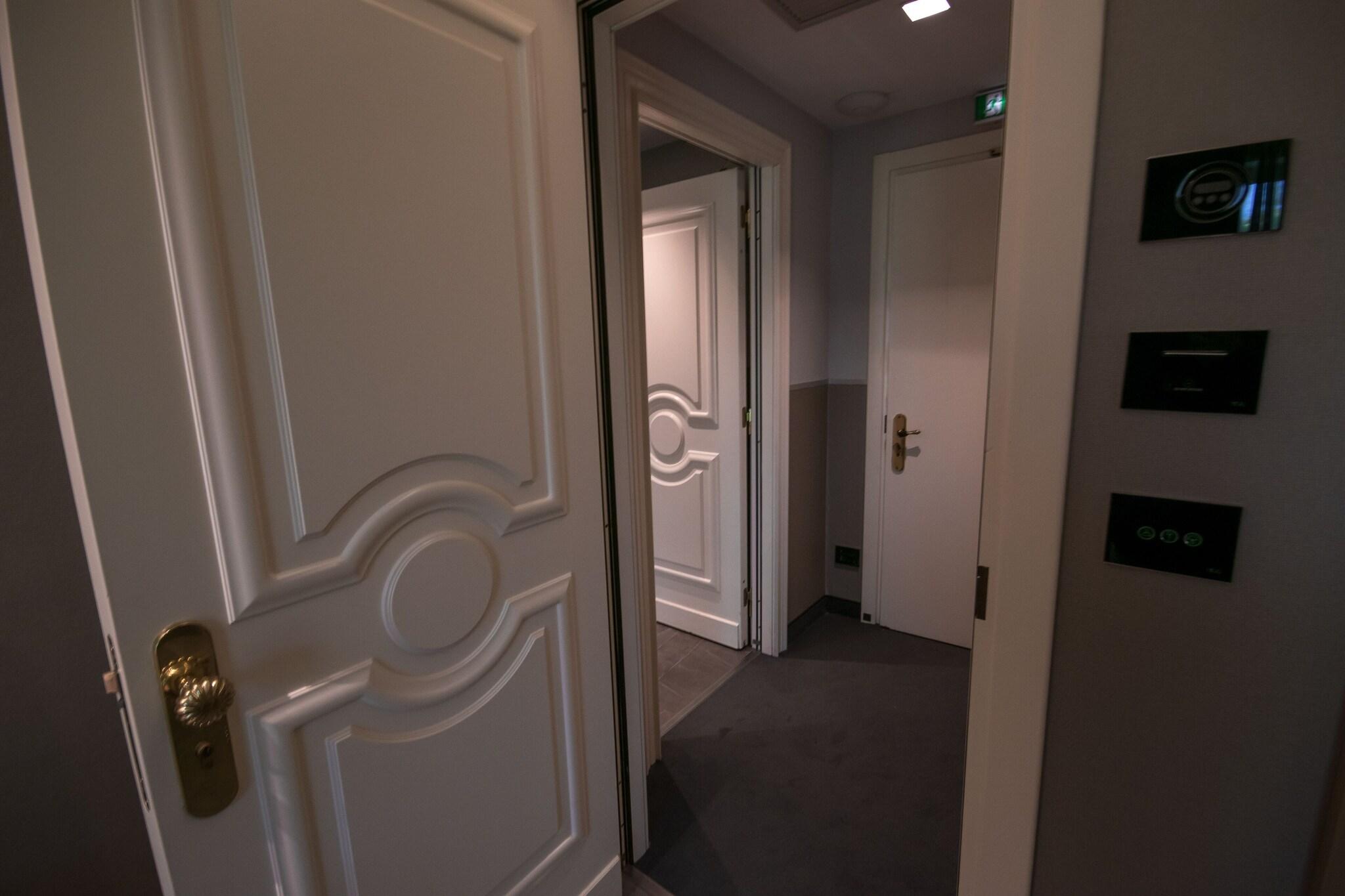 Junior Suite Deluxe Two Beds