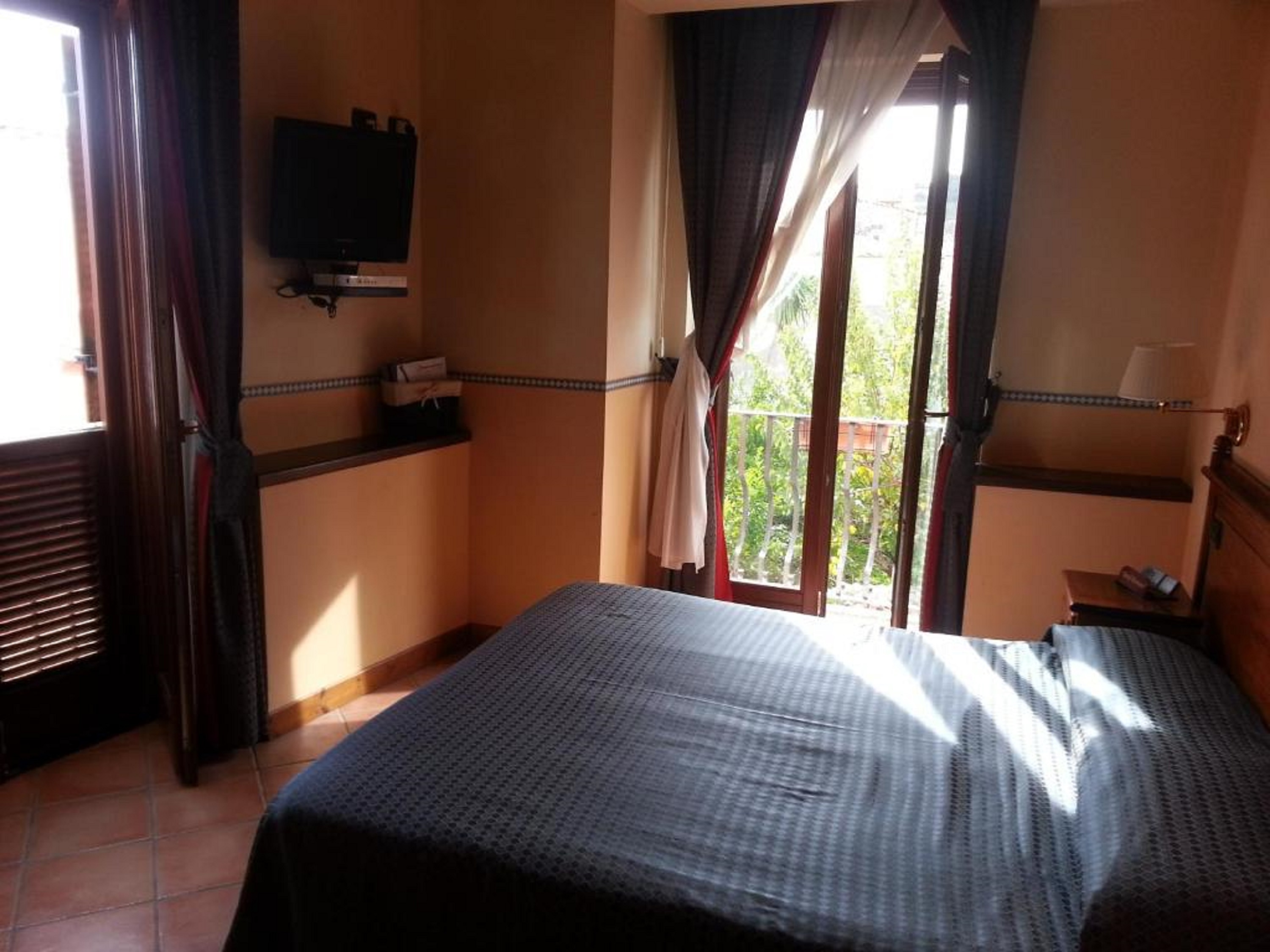 Double or Twin Standard