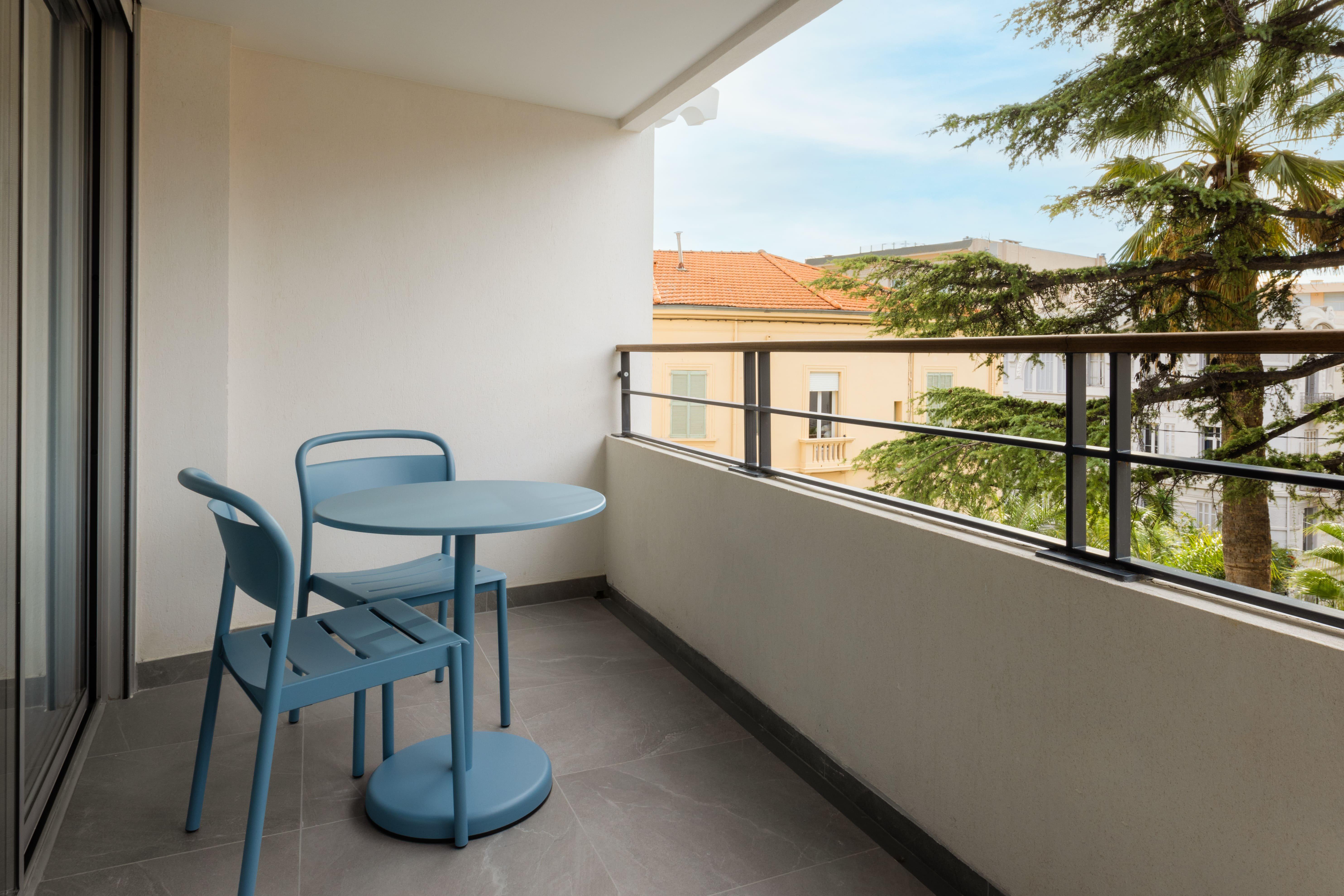 Suite Queen Size Bed