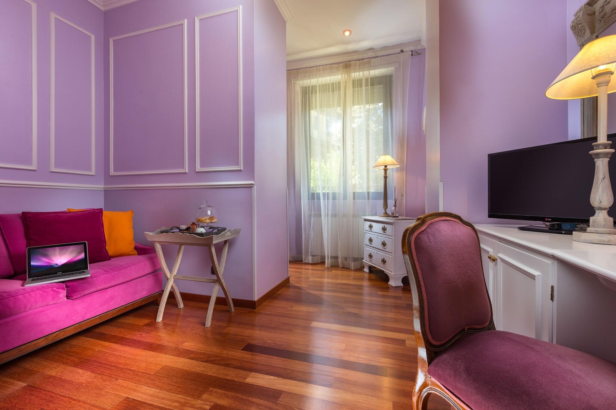 Studio King Size Bed