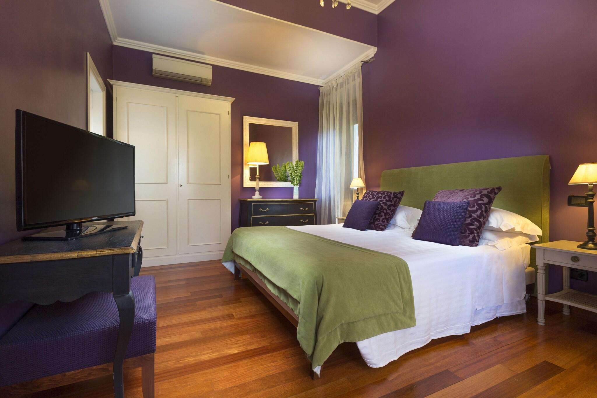 Studio King Size Bed