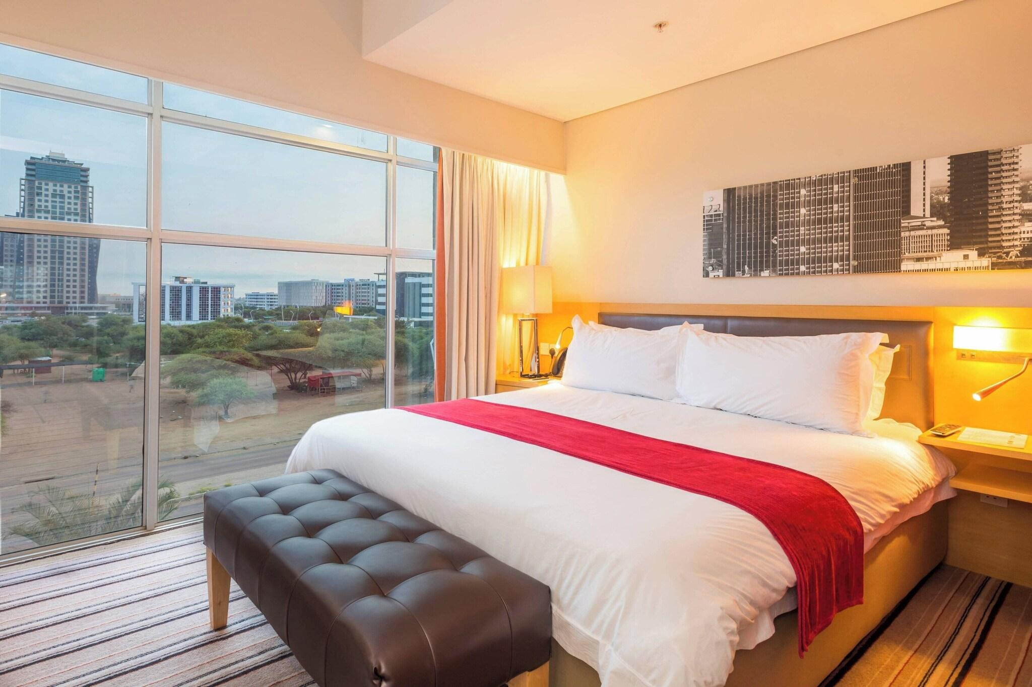 Suite City View King Bed