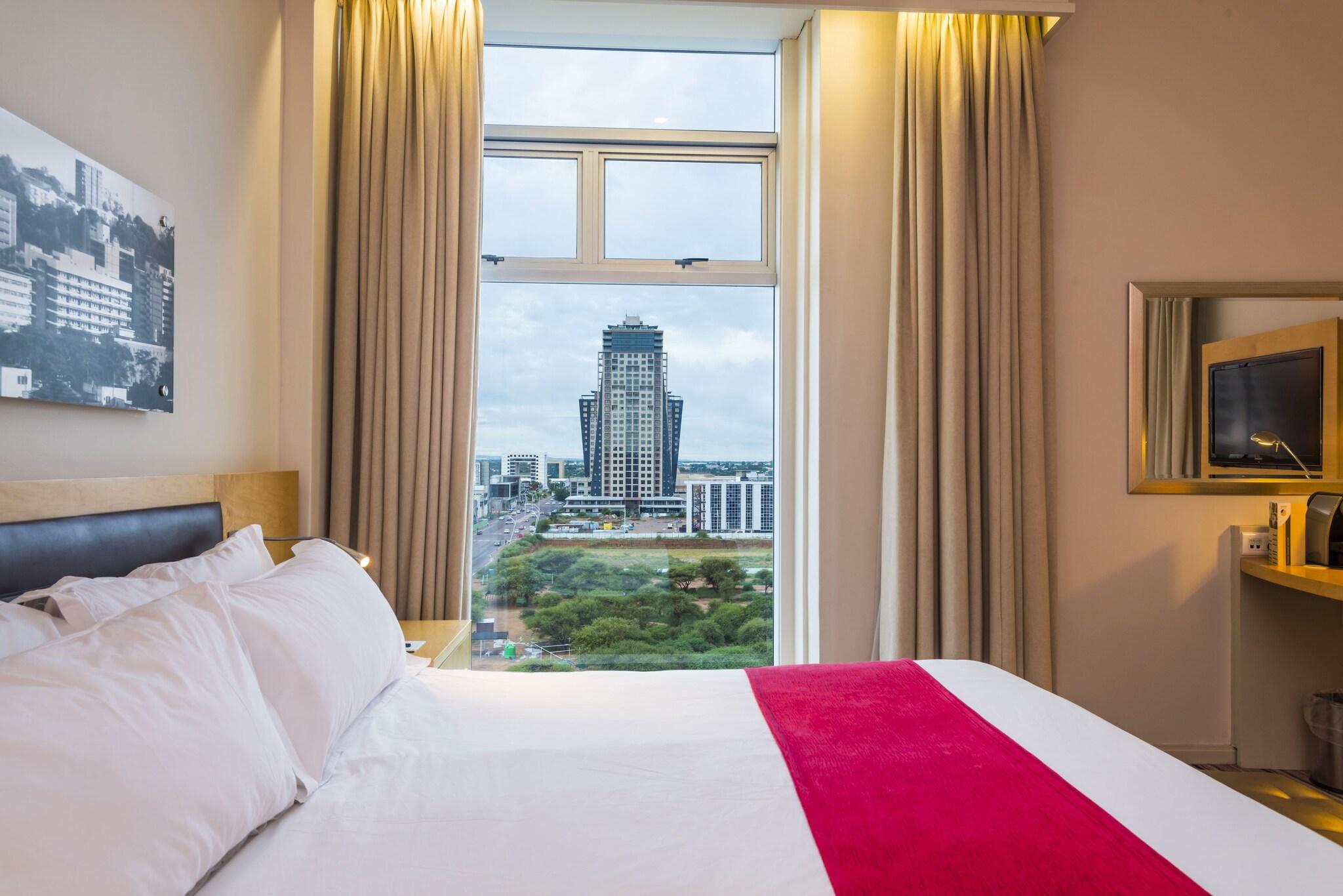 Double City View Queen Bed