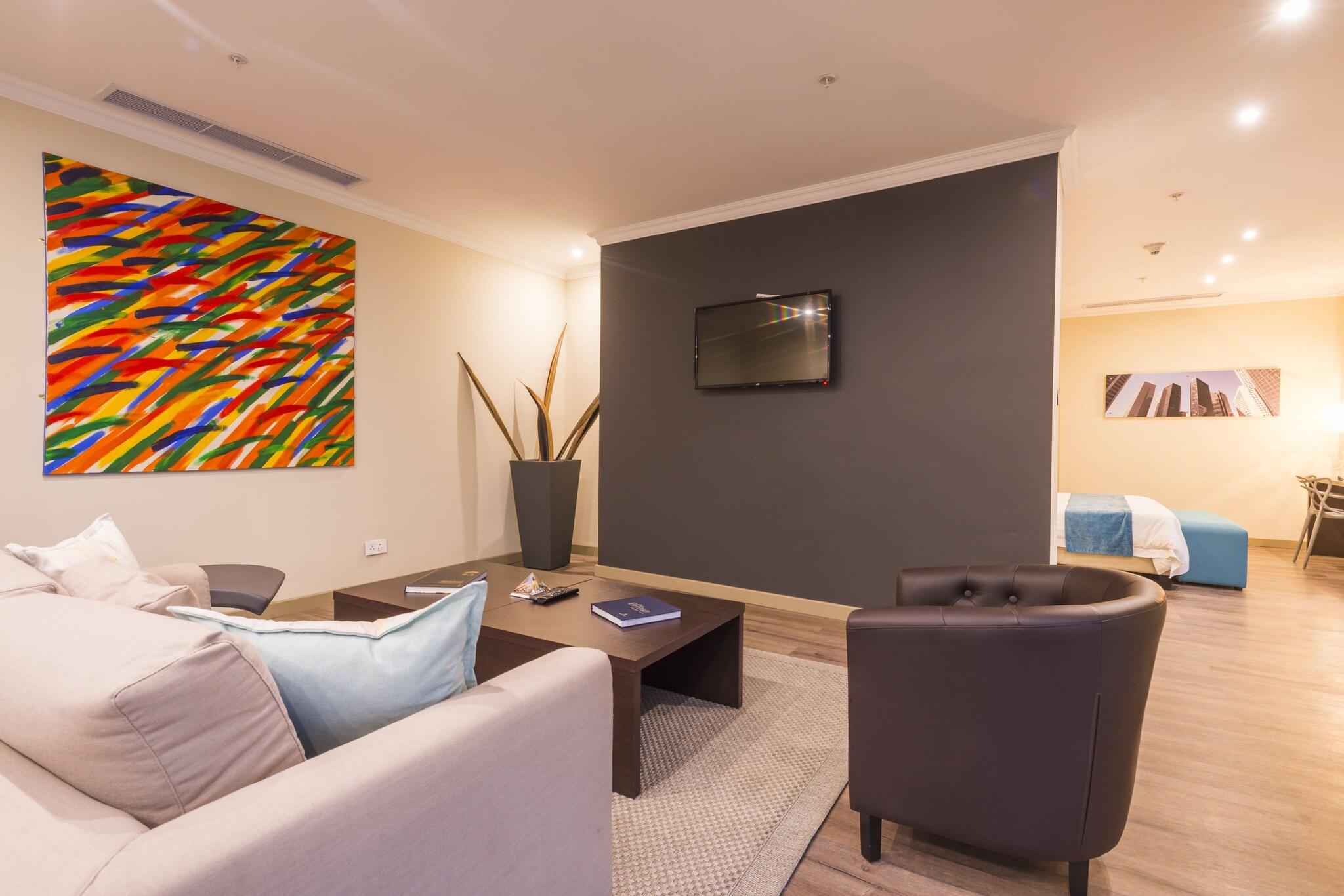 Suite City View King Bed