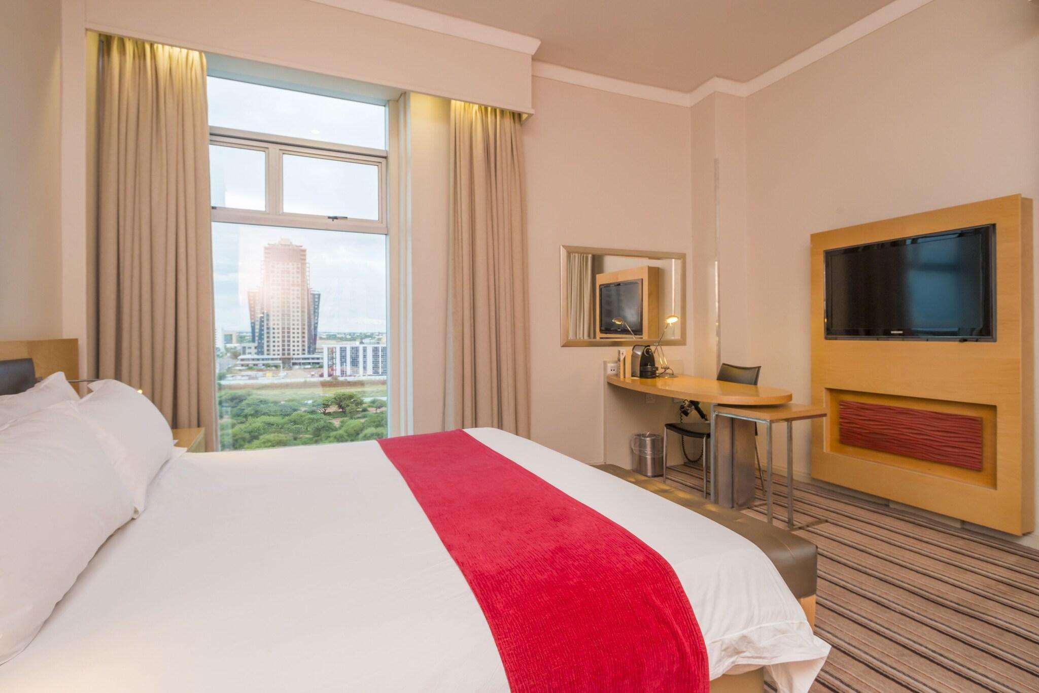 Suite City View King Bed