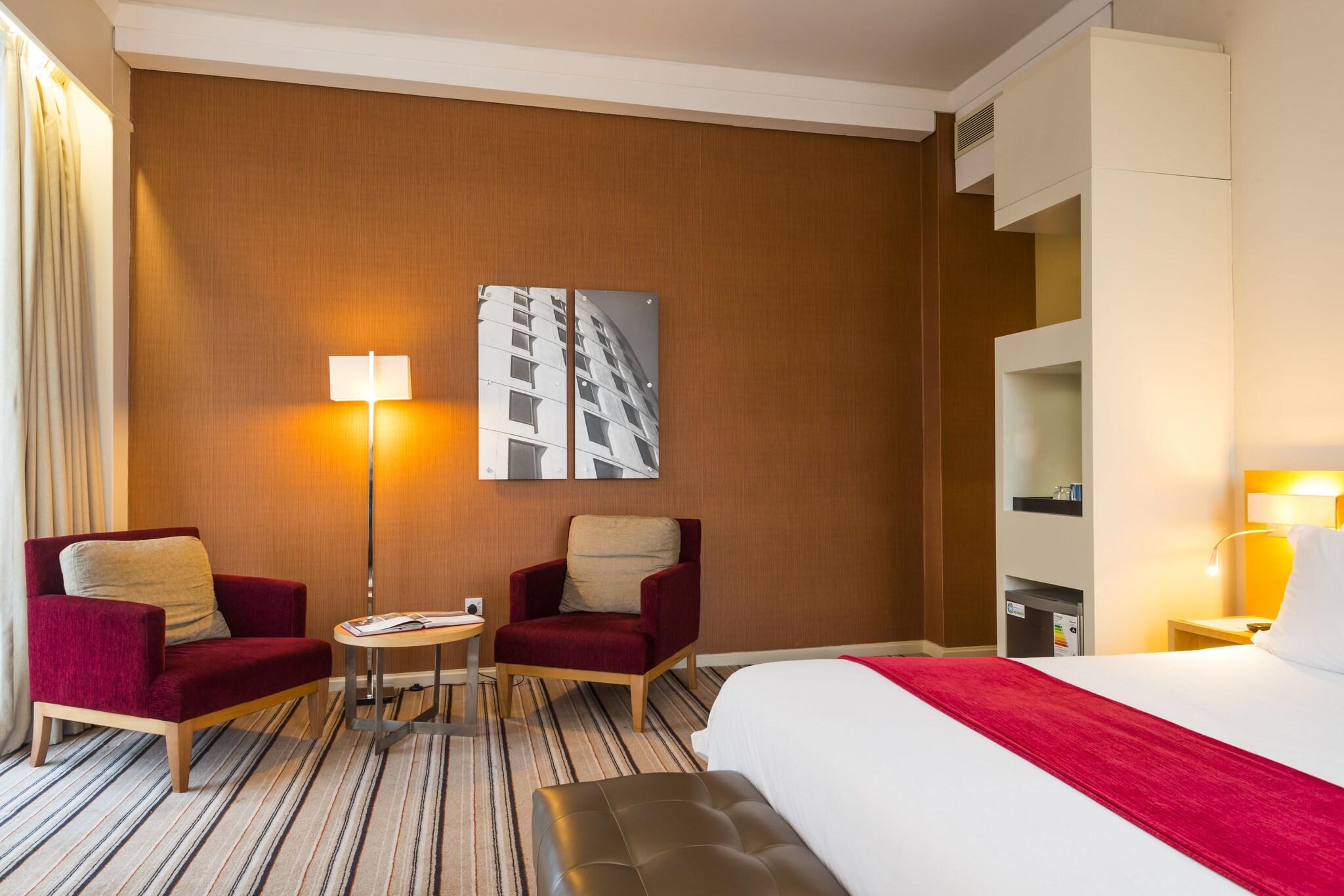 Suite City View King Bed