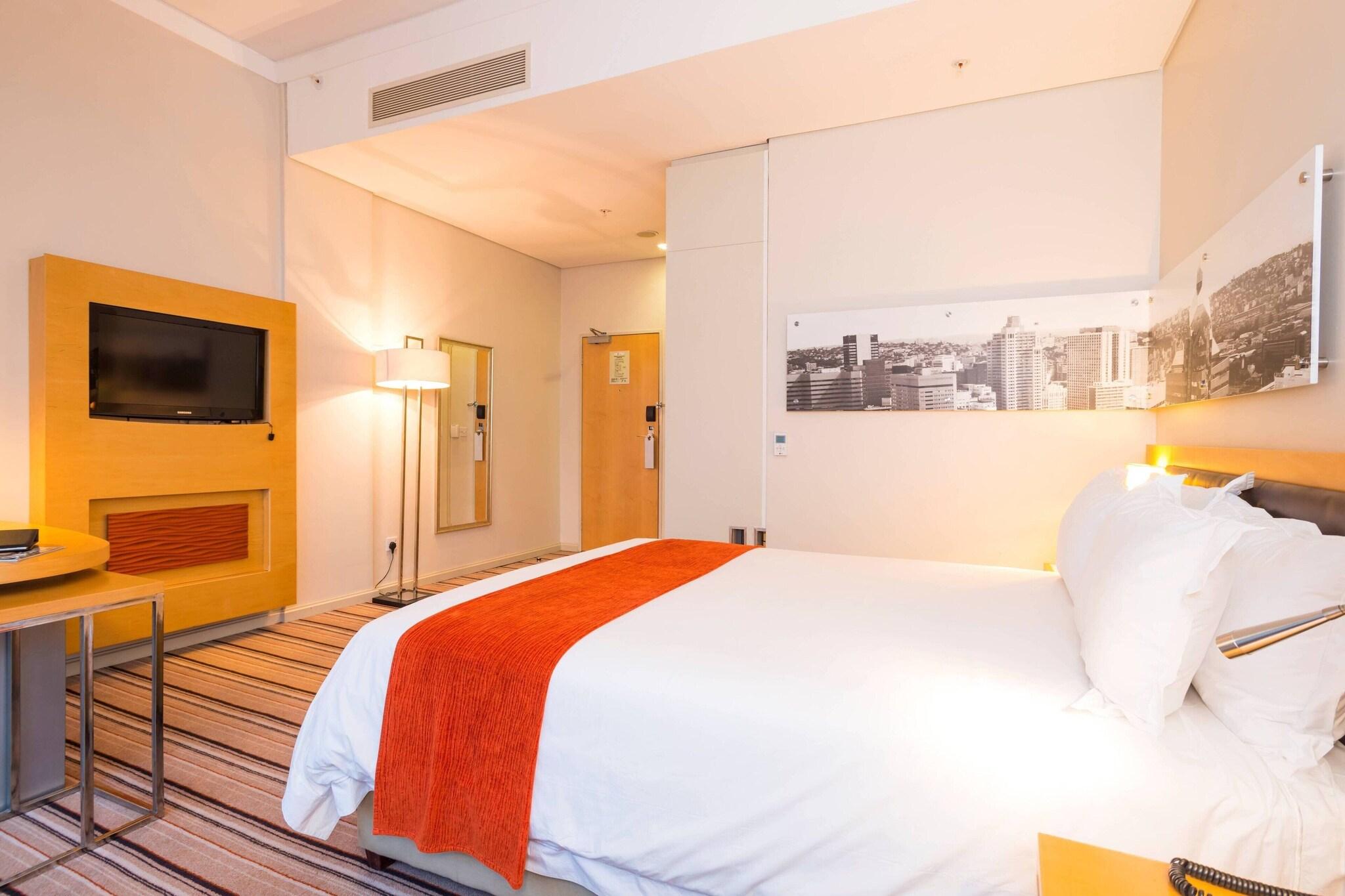 Double City View King Bed