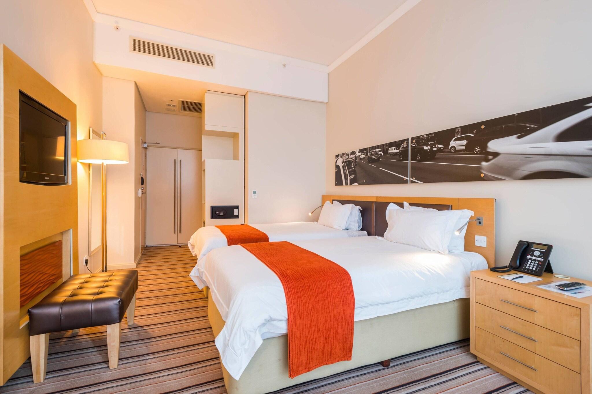 Suite City View King Bed