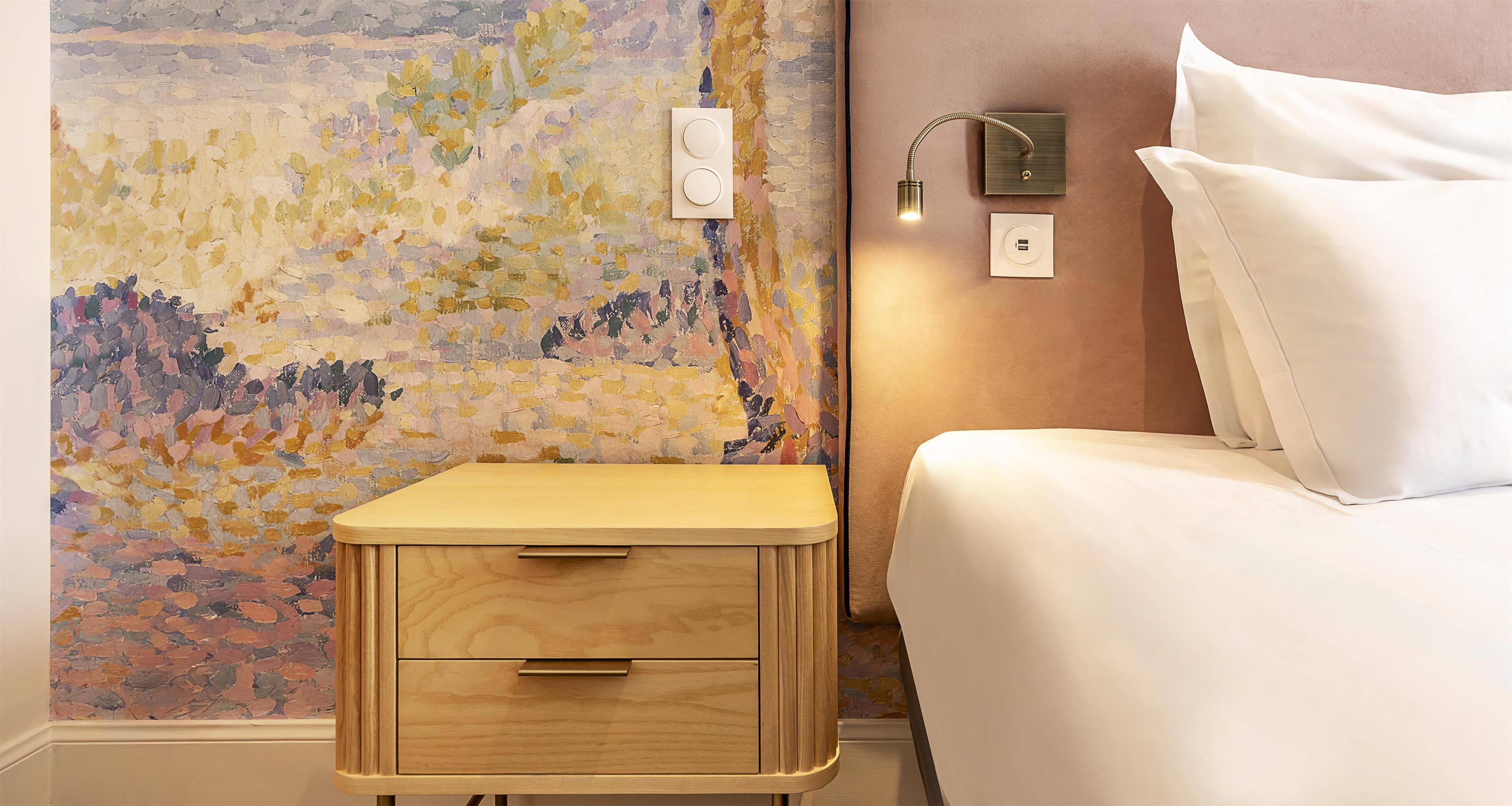 Suite Queen Size Bed