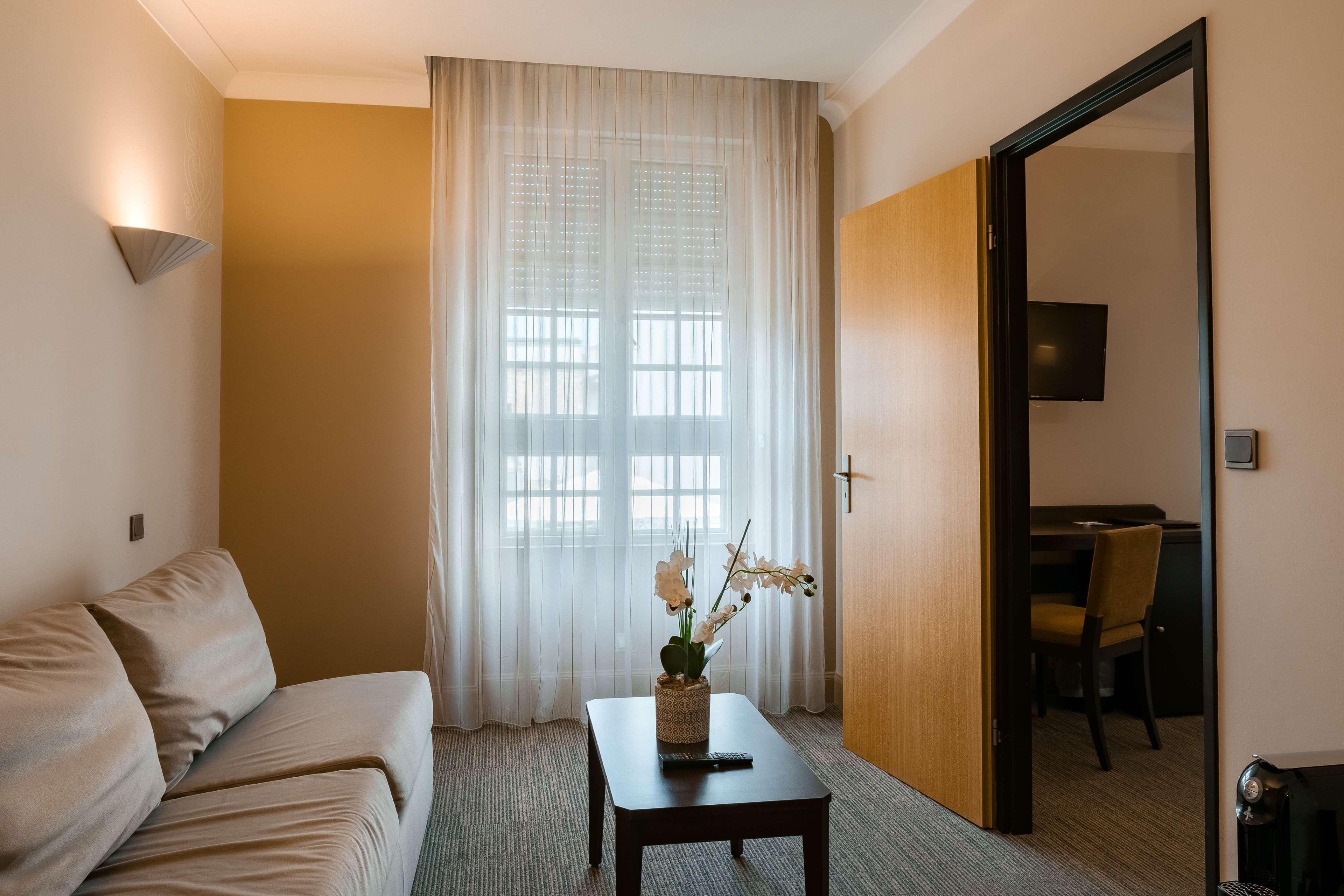 Suite Queen Size Bed