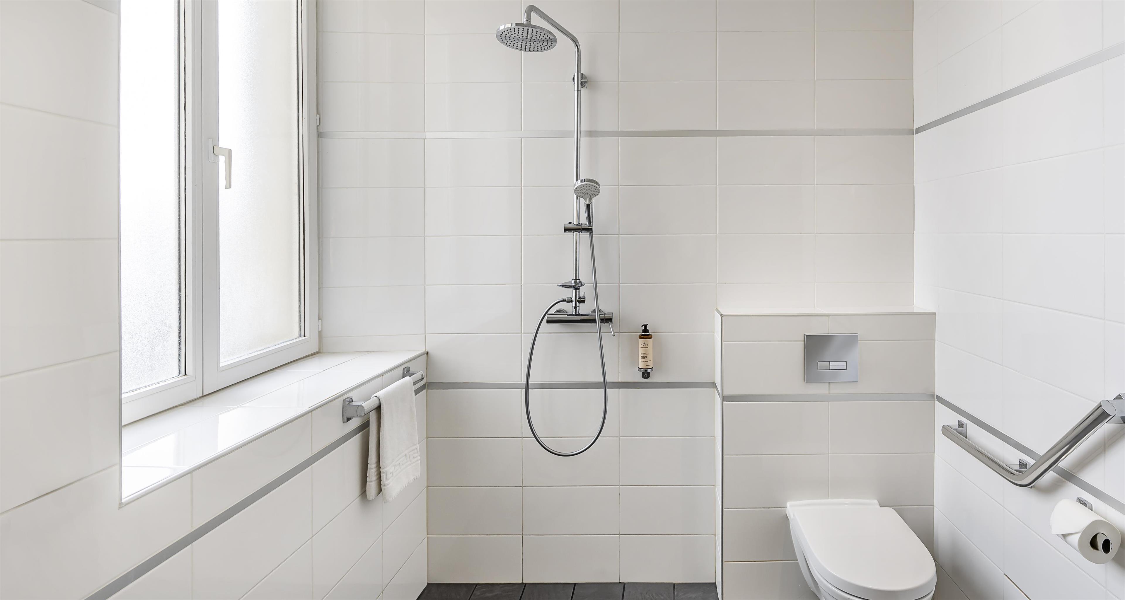 Double Queen Size Bed