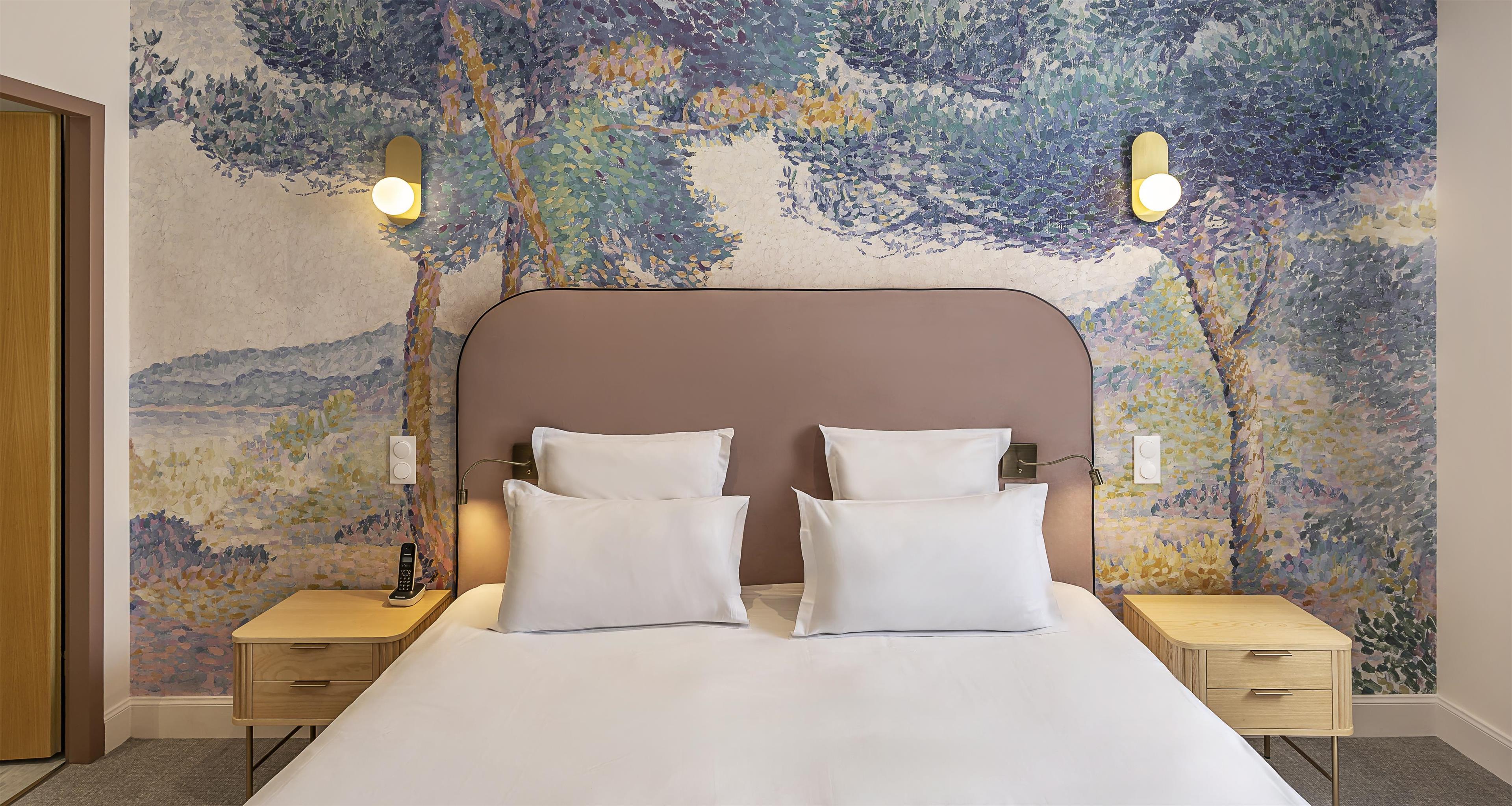 Double Queen Size Bed