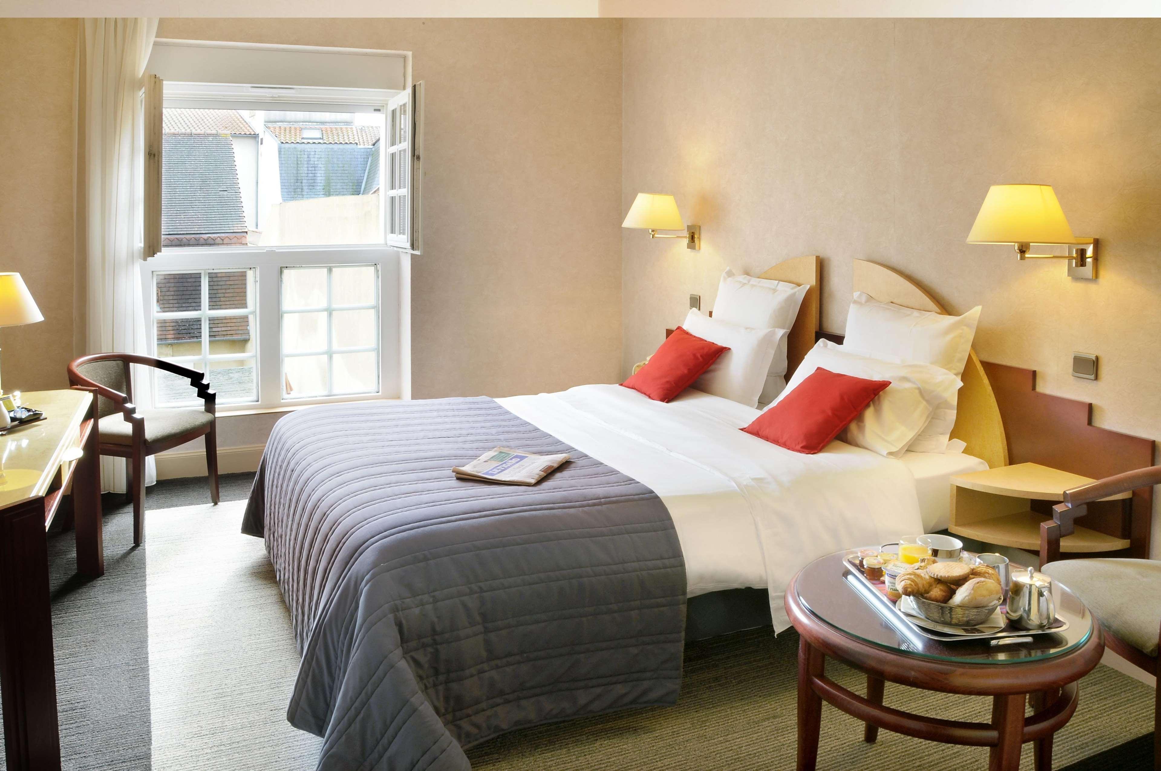 Double Queen Size Bed