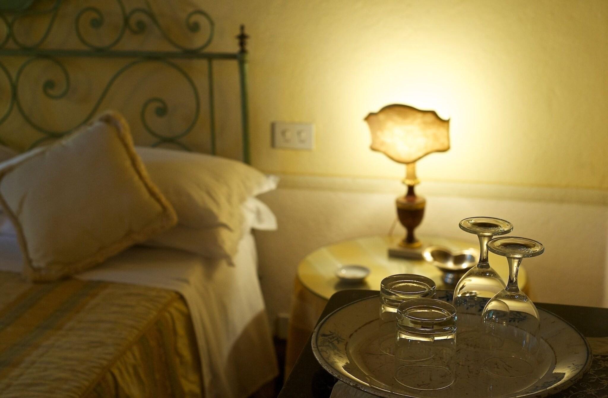 Double Classic Queen Bed