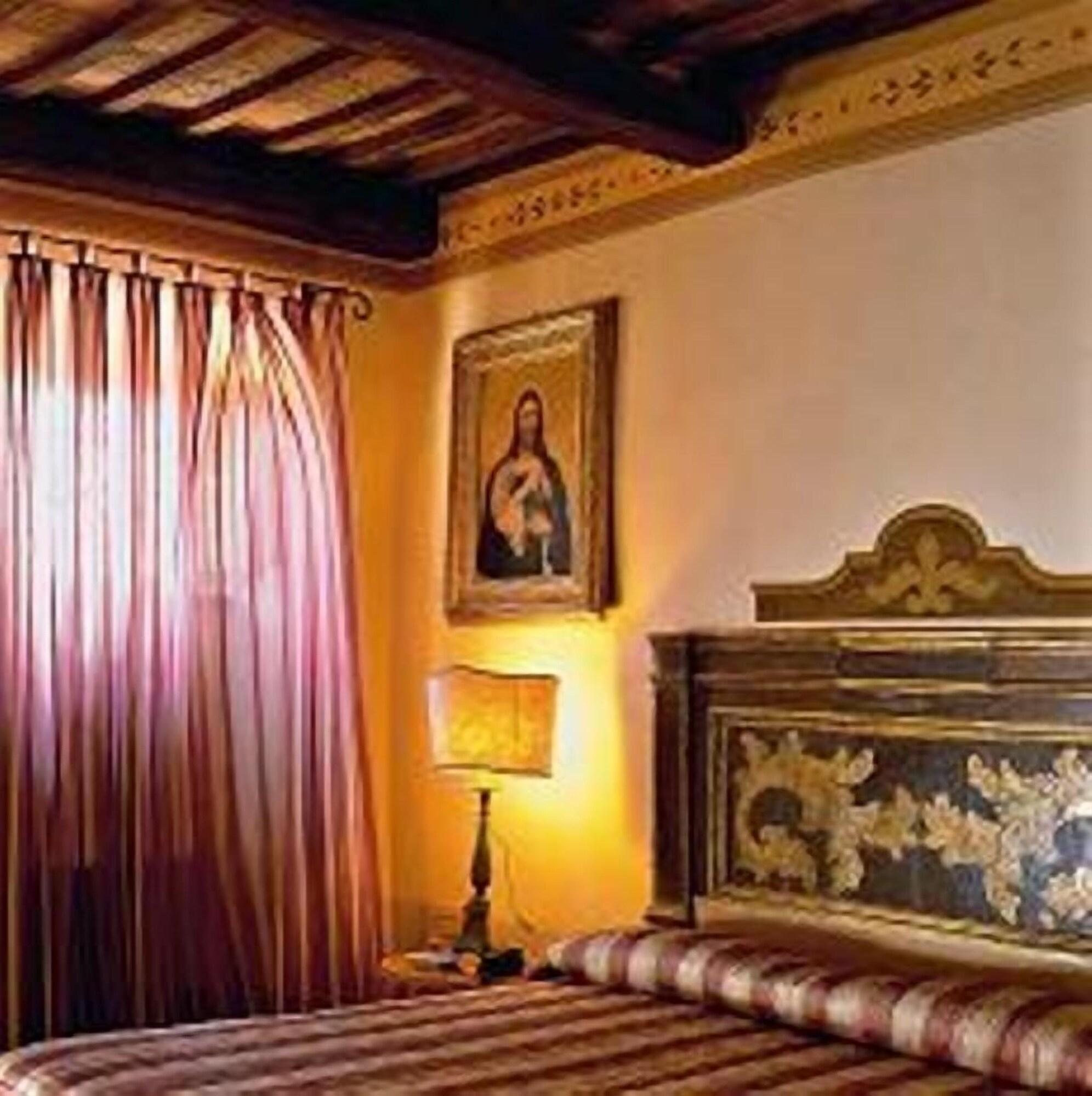 Double Classic Queen Bed