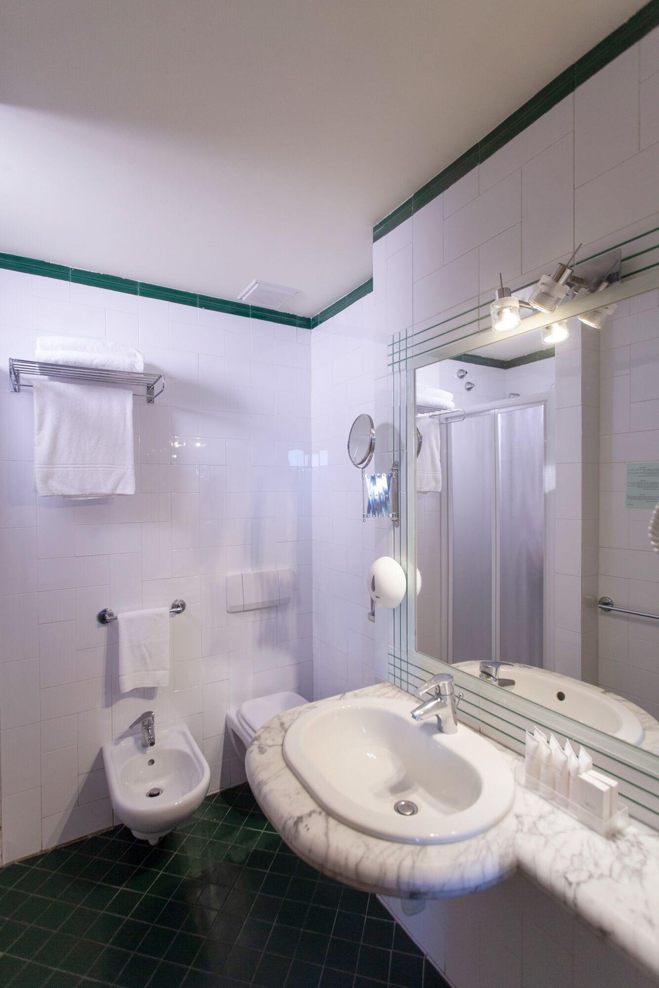 Triple Classic Double Bed