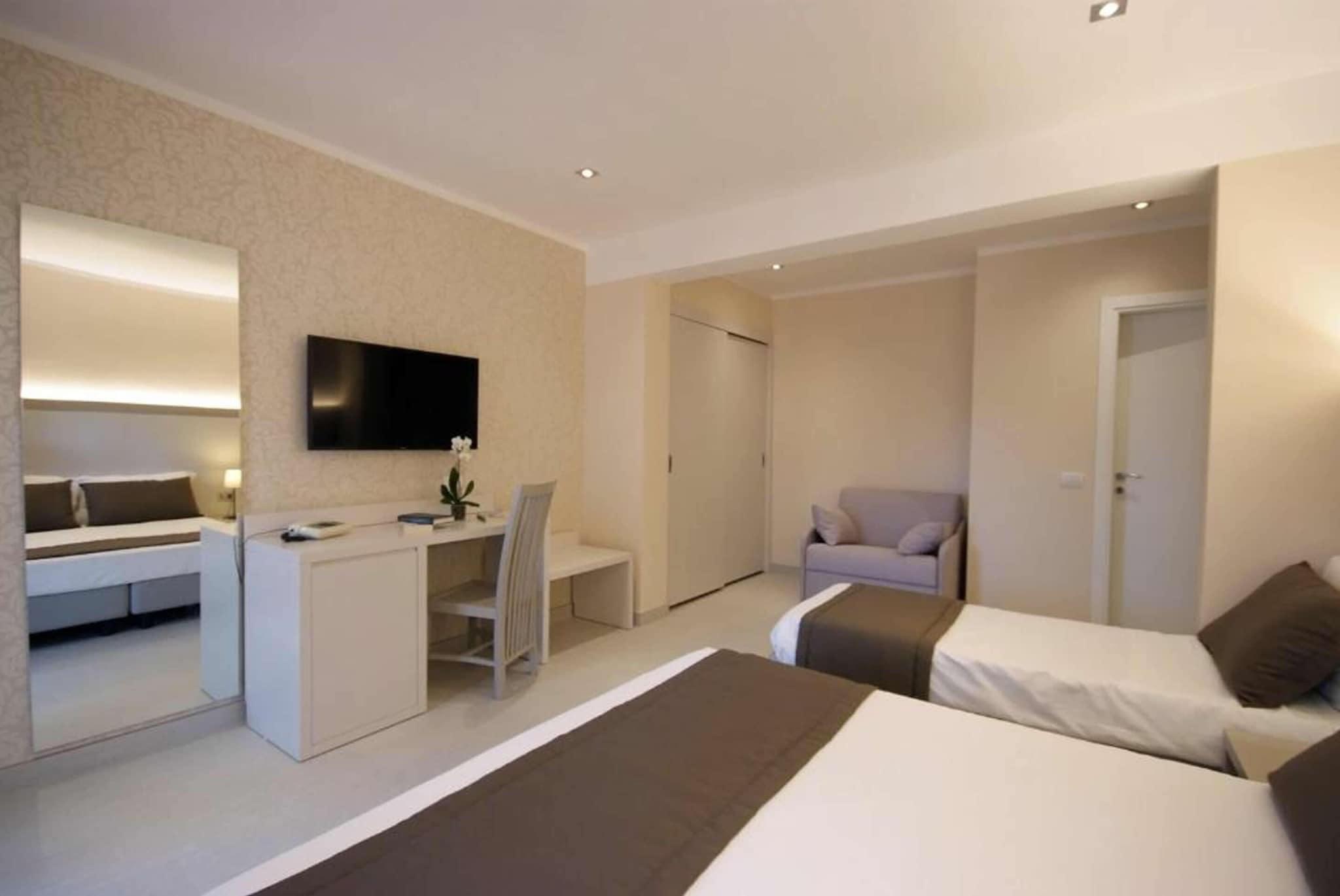 Triple Classic Double Bed